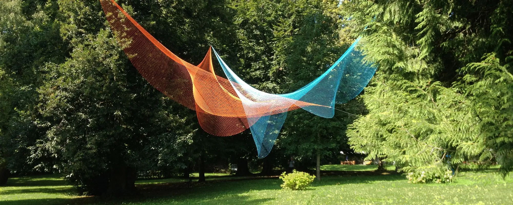 Network Installation: Fishing Nets Become Kinetic Urban Canopies