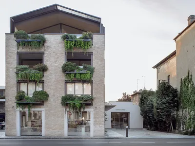 Adaptive Reuse Architecture Projects: Exemplified by Ex Officine Tosi / Ambientevario
