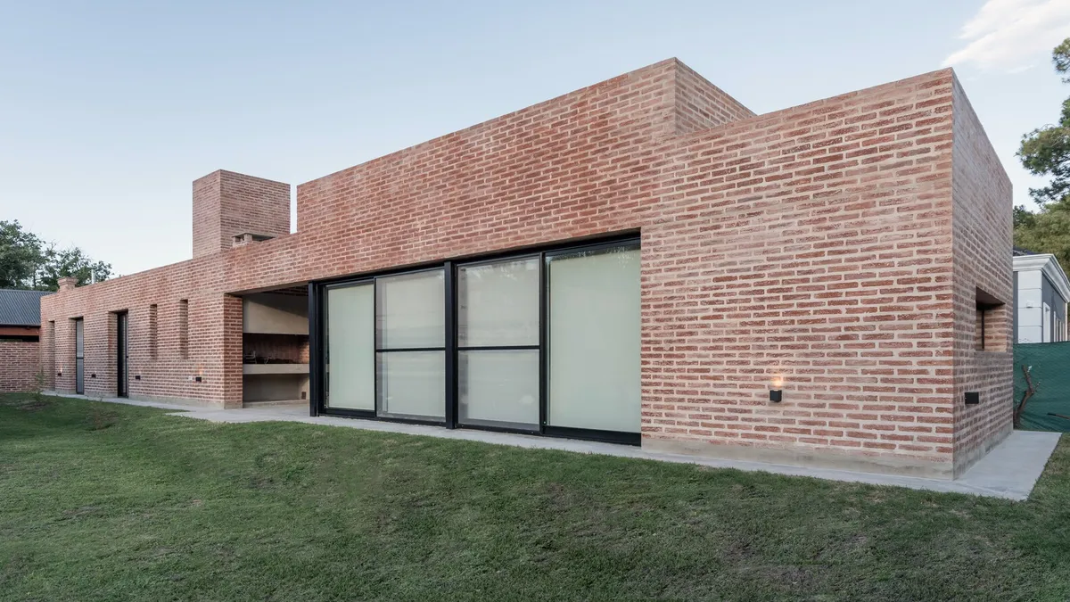 Urban Re-densification Strategies in Architecture: A Case Study of "A House Next to the House"