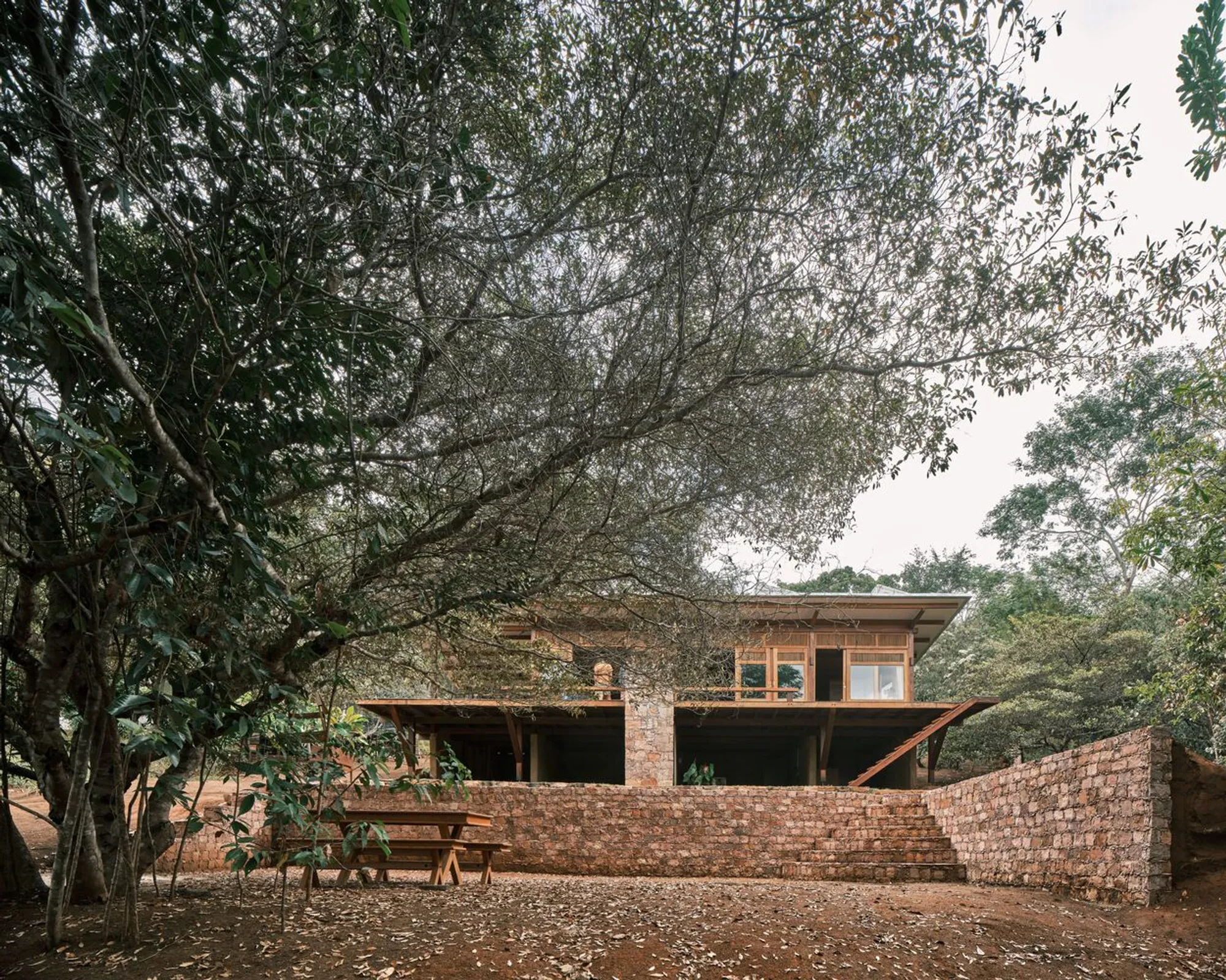 Sustainable Architecture in Brazil: A Deep Dive into Piaba House by Lajedo Arquitetura and Leon Ades