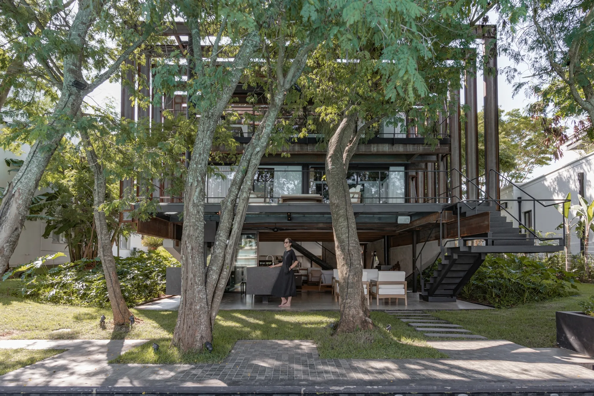 Squalo House: A Masterpiece of Innovative Residential Architecture