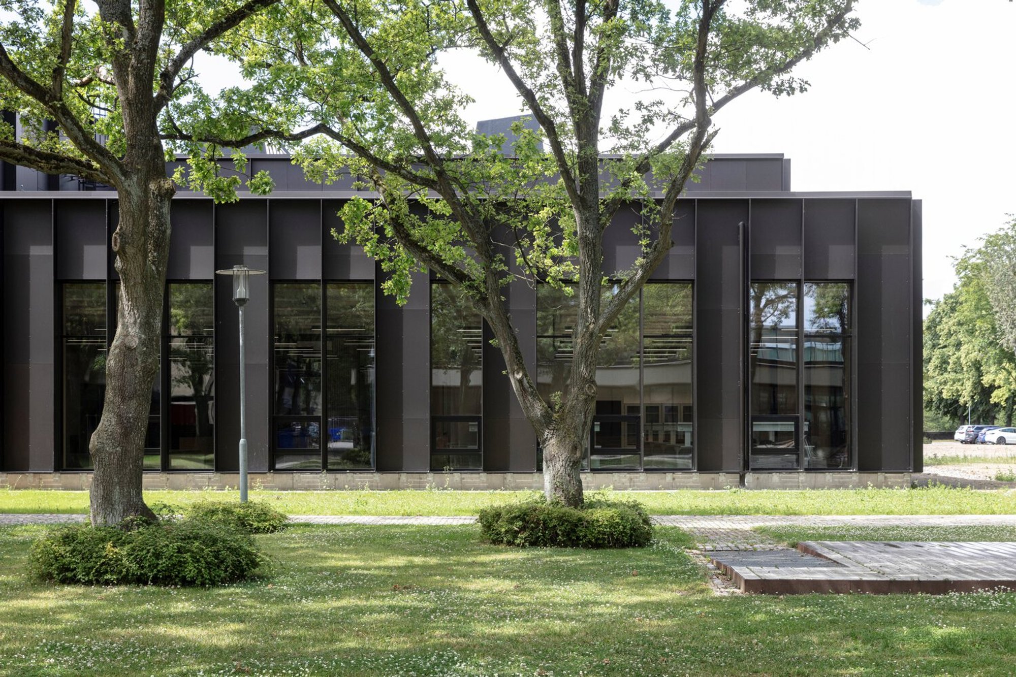 Exploring Sustainable Research Architecture: The B357 Research Hub by Christensen & Co. Architects