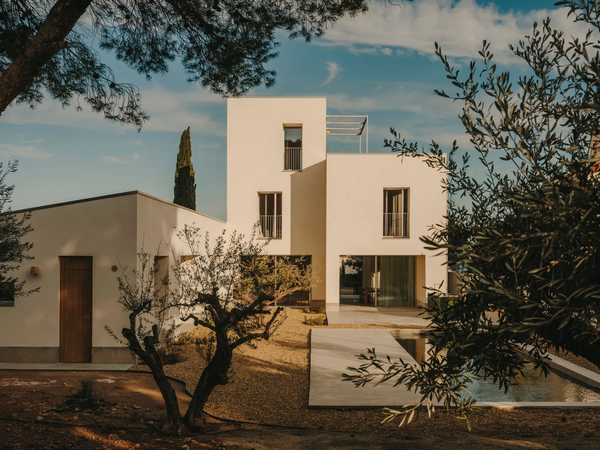 Innovative Sustainable Architecture in TD House by Skye Maunsell Studio
