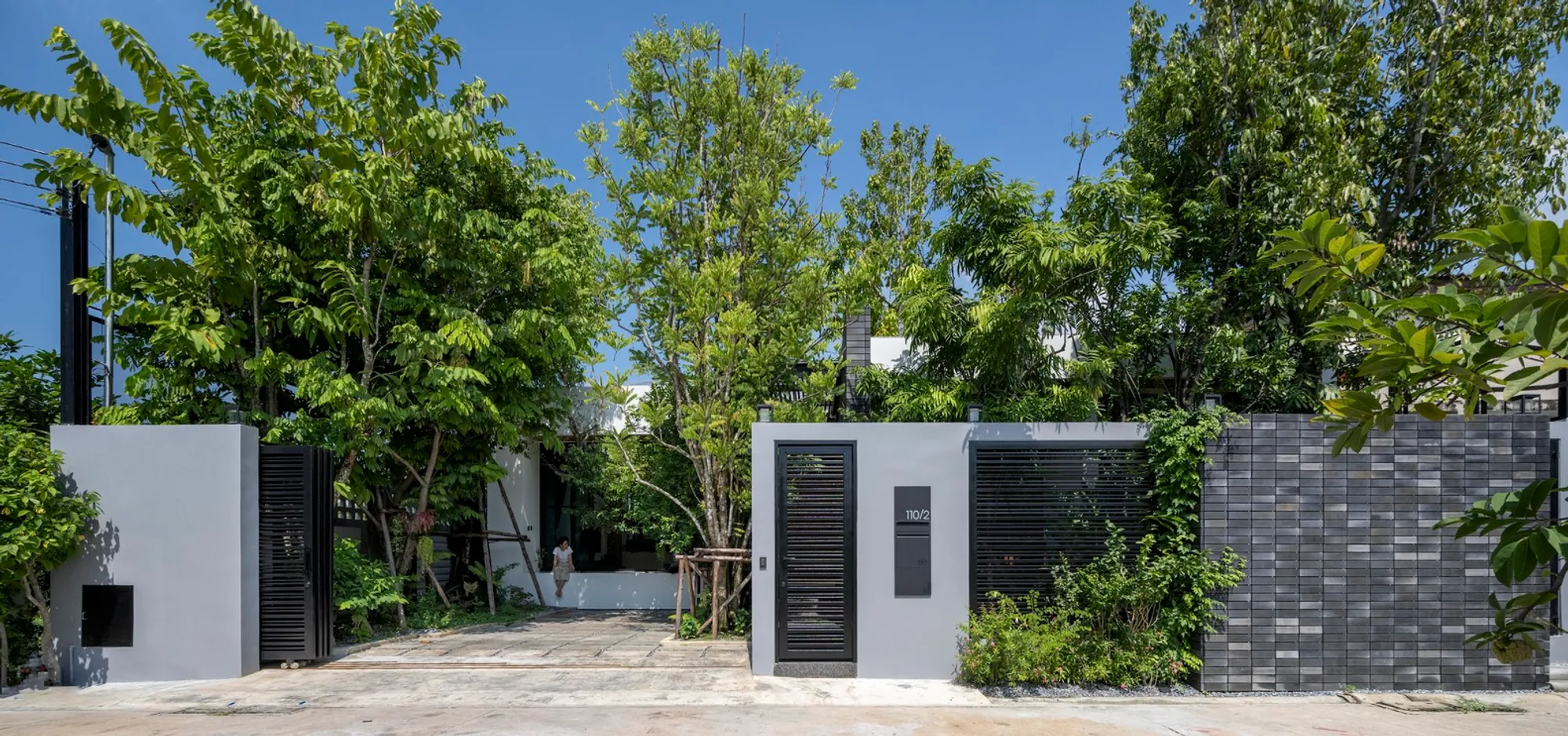 Eco-Friendly Architecture in Bangkok: A Close Look at Tree’s House by Studio Bewell
