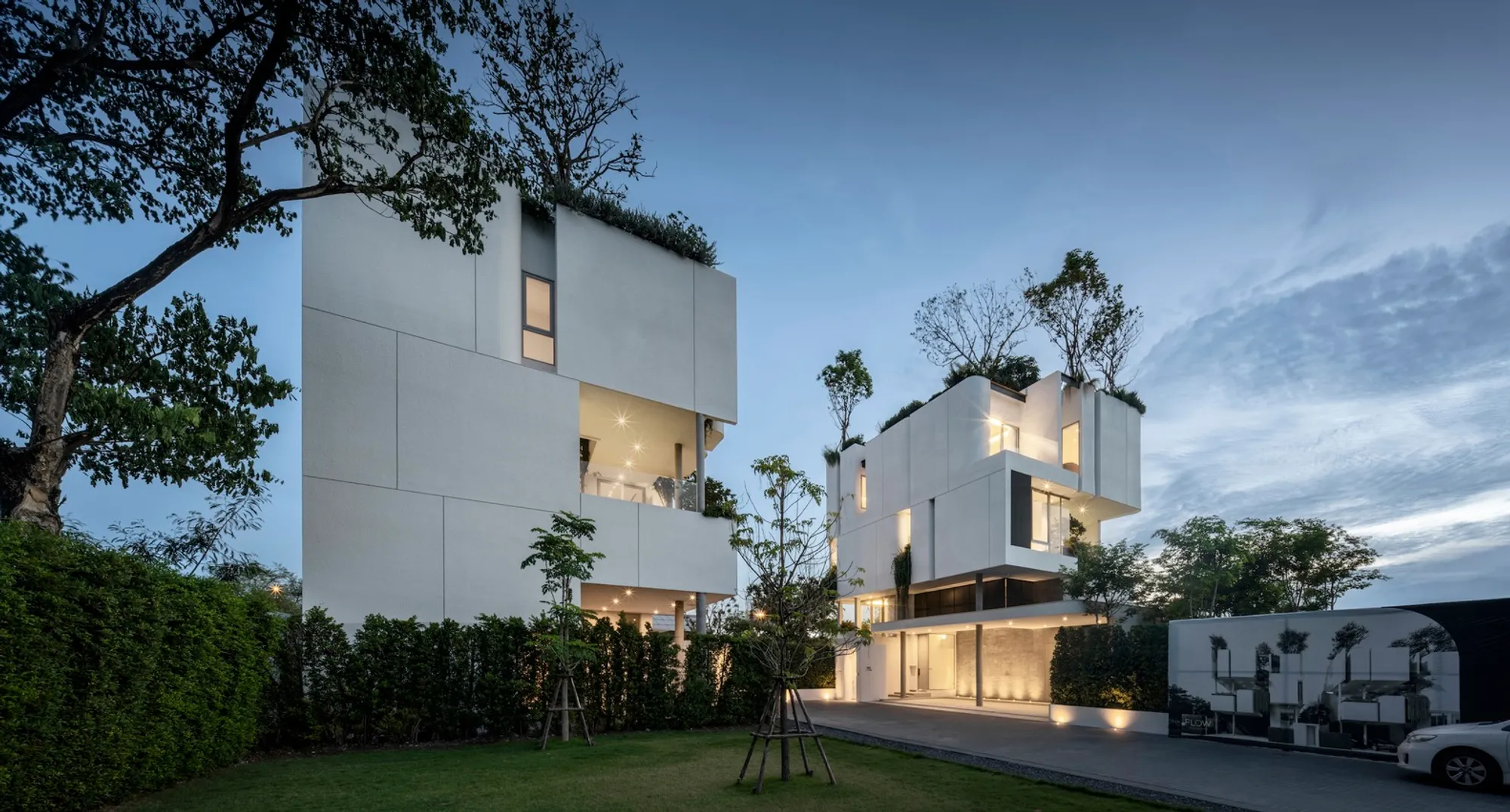 Vertical Home Design: The ARQ10 House by IDIN Architects