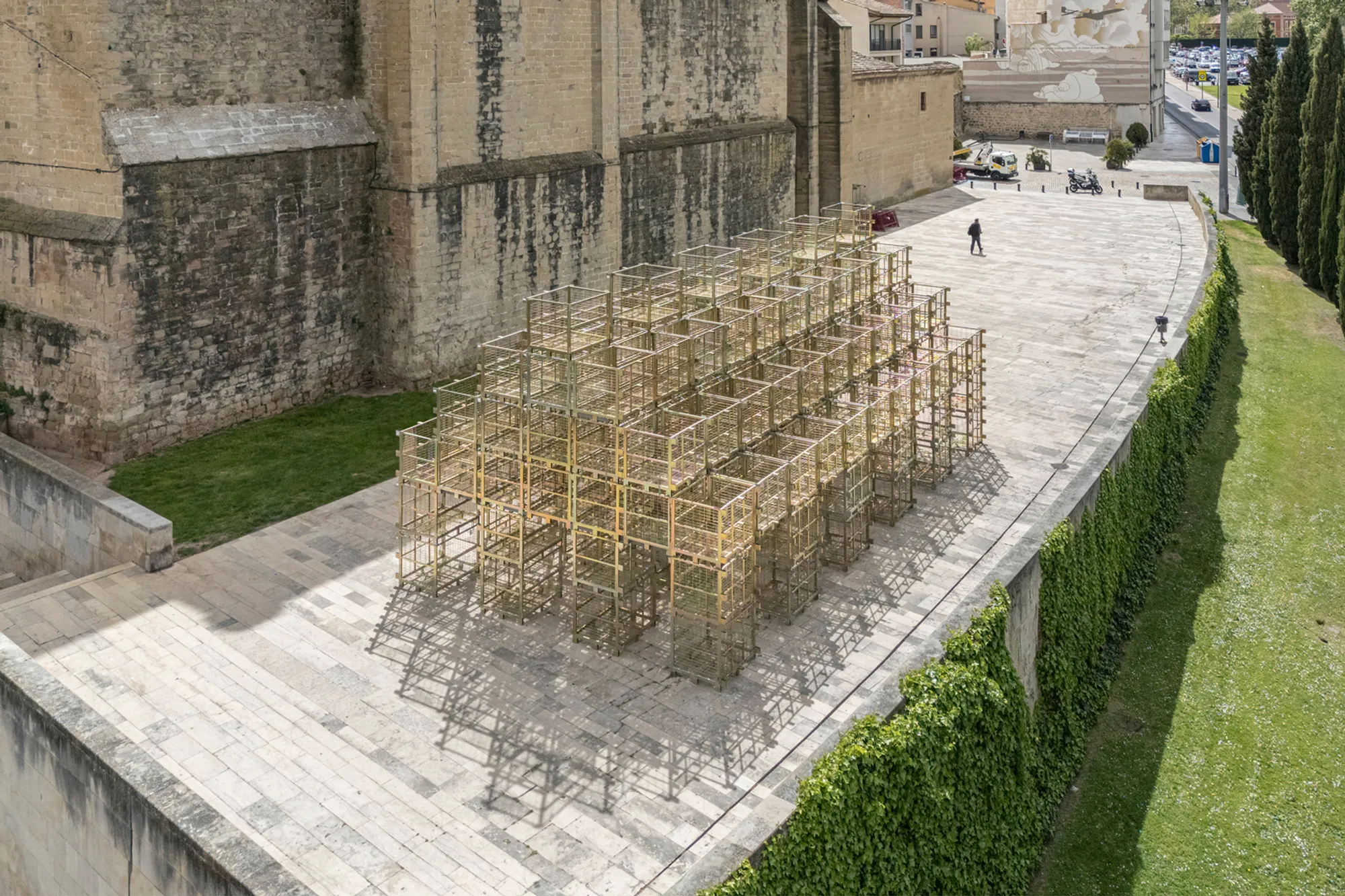 Sustainable Architecture Installations in Spain: The Off-Season Pavilion by KOSMOS