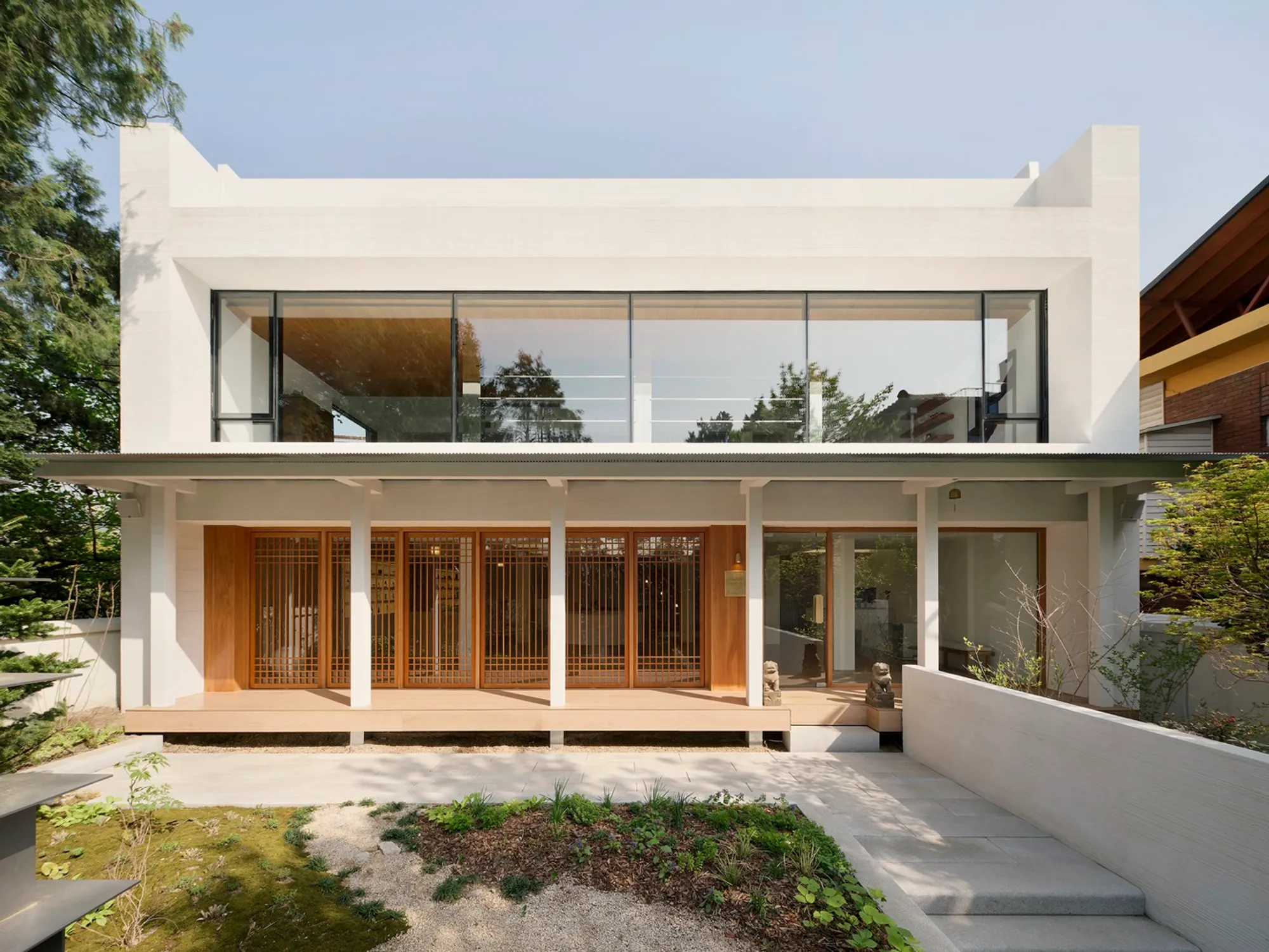 Exploring the Essence of Modern Korean Architecture at the Pyunkangyul Flagship Store