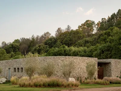 Integrated Natural Architecture: A Deep Dive into House 28.0855 by VAN VAN Atelier