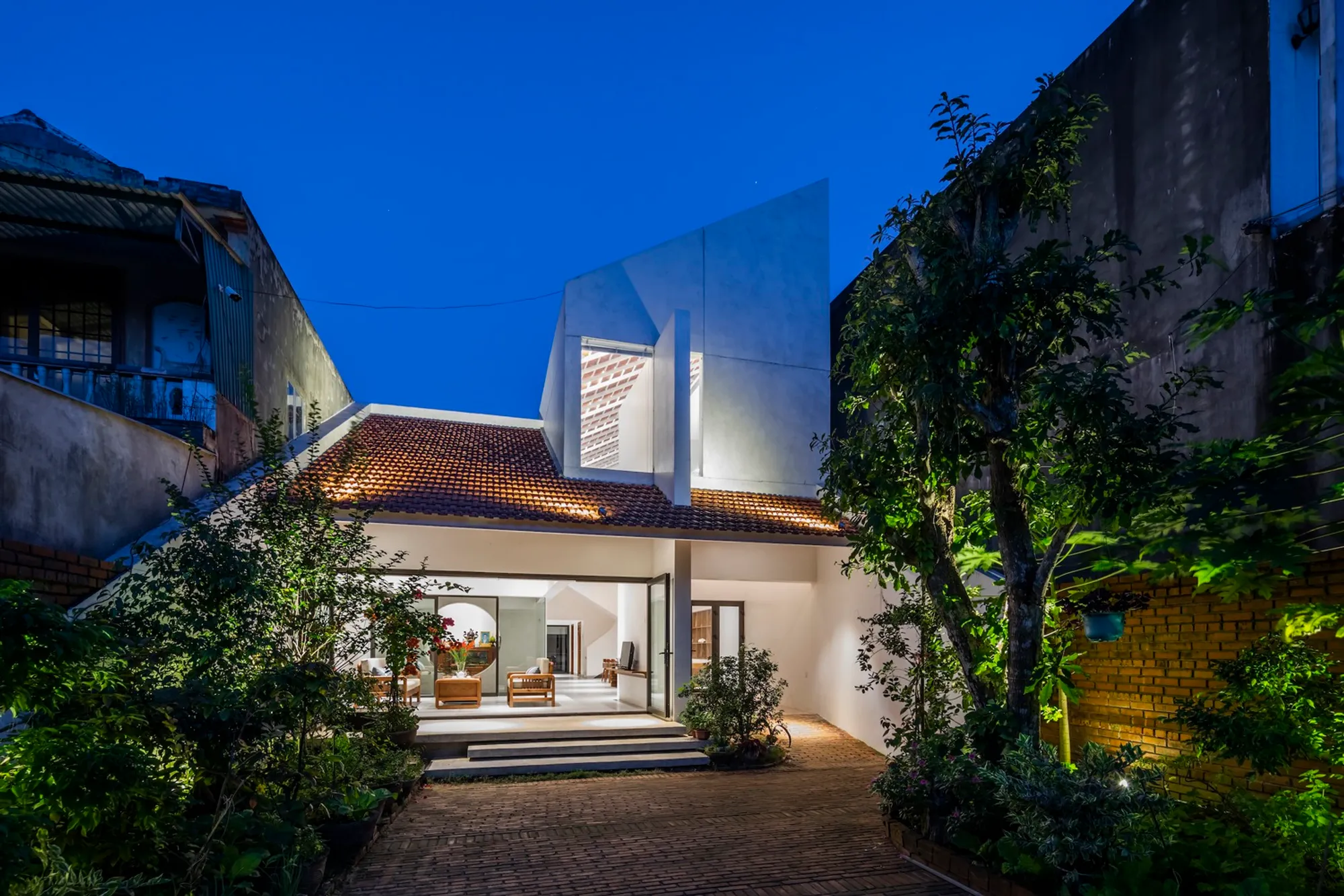 Quang Ngai House by 6717 Studio: A Contemporary Ode to Vietnamese Heritage