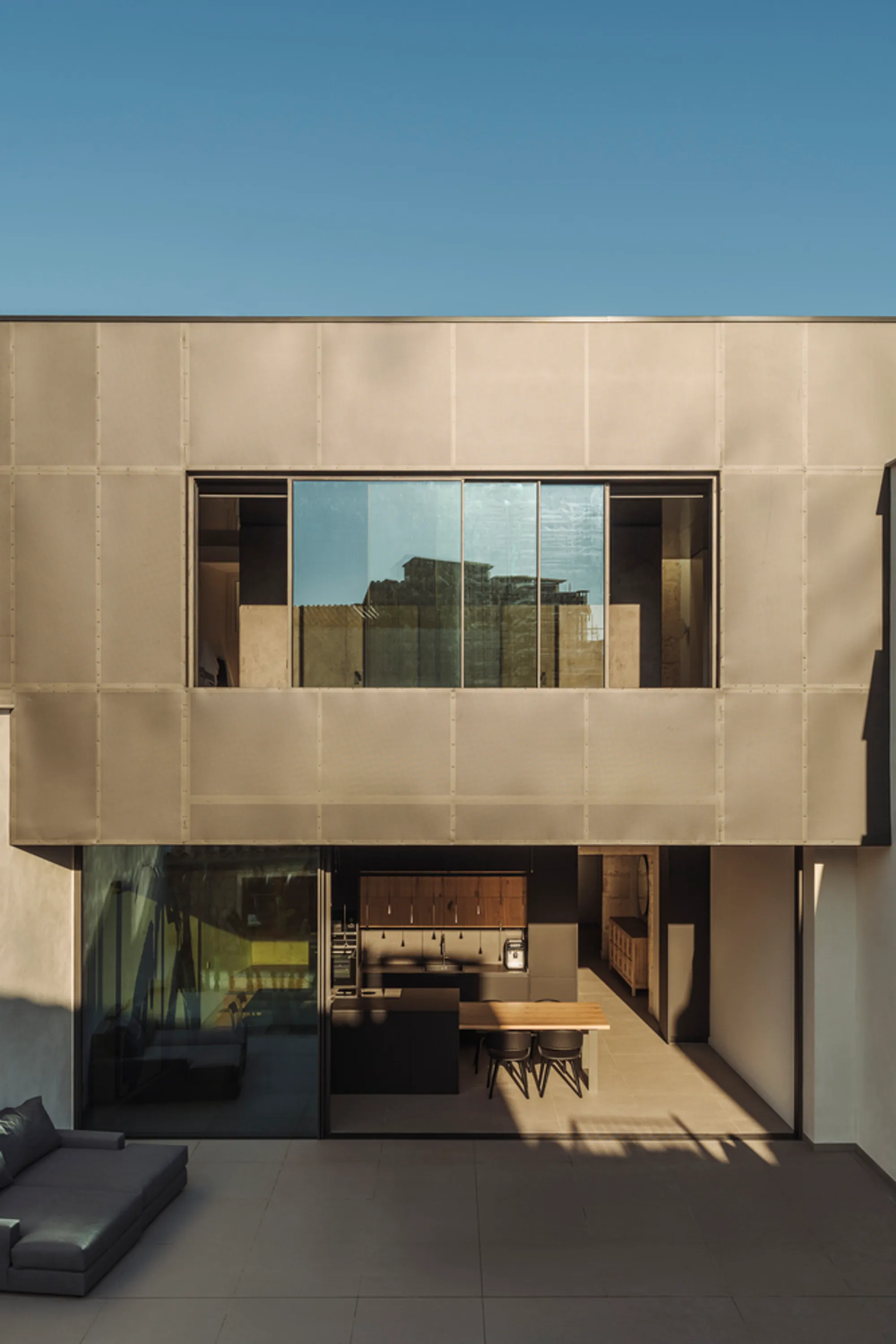Casa Interstici by NØRA Studio: A Contemporary Renovation Rooted in Tradition