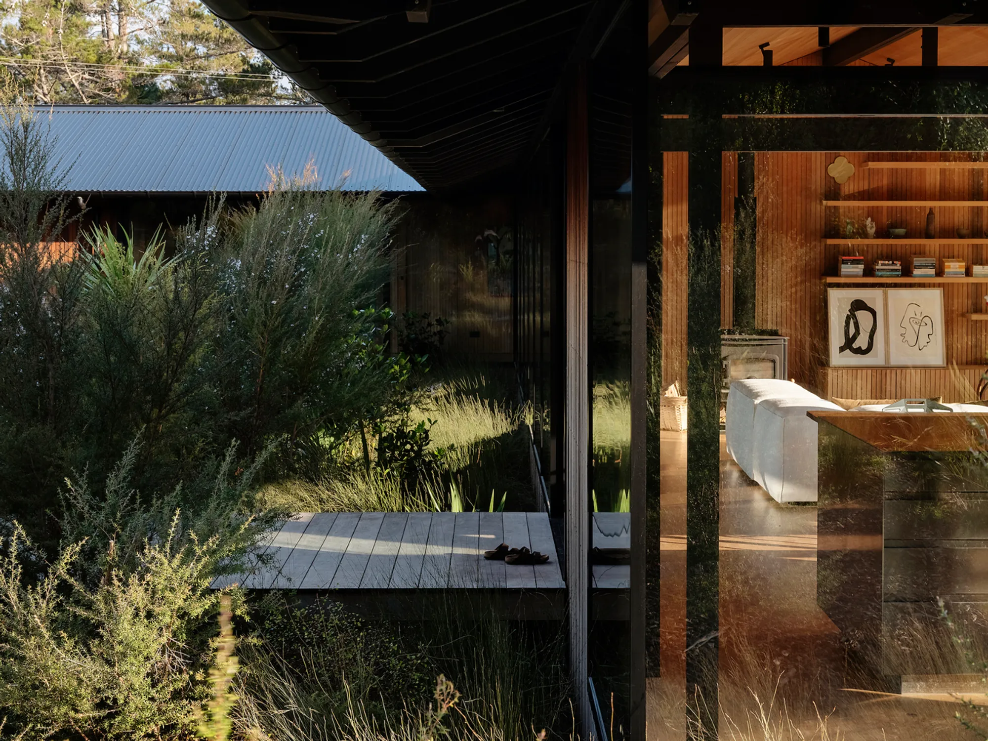 Popadich House: A Sustainable Timber House Design in New Zealand’s Native Landscape