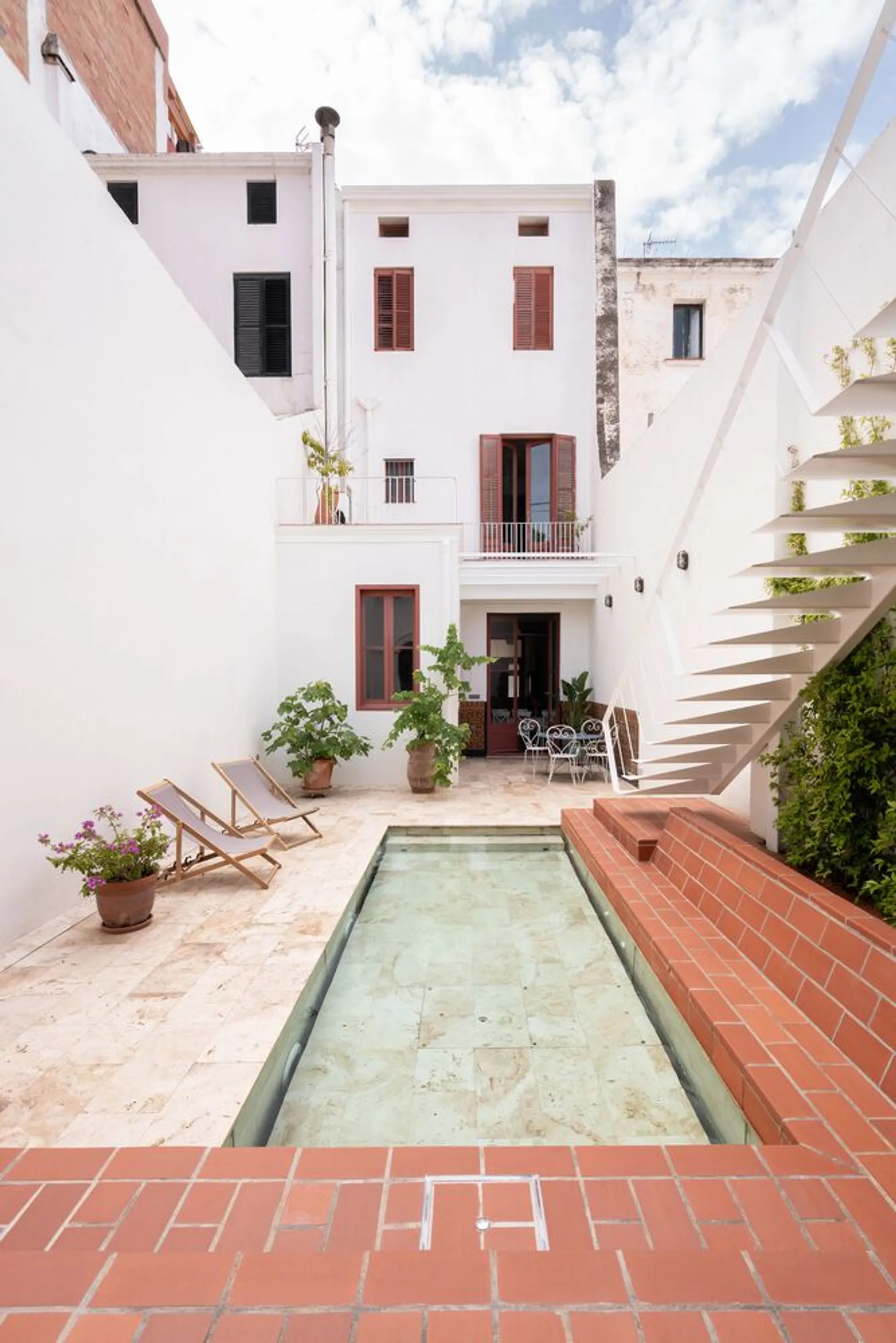 Modernist Patio Renovation in El Masnou, Barcelona by Oliver Segura Arquitectura + Cebrià Arquitectura