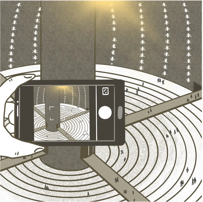 Top-down section drawing of a circular auditorium with concentric seating tiers and overhead lighting strings