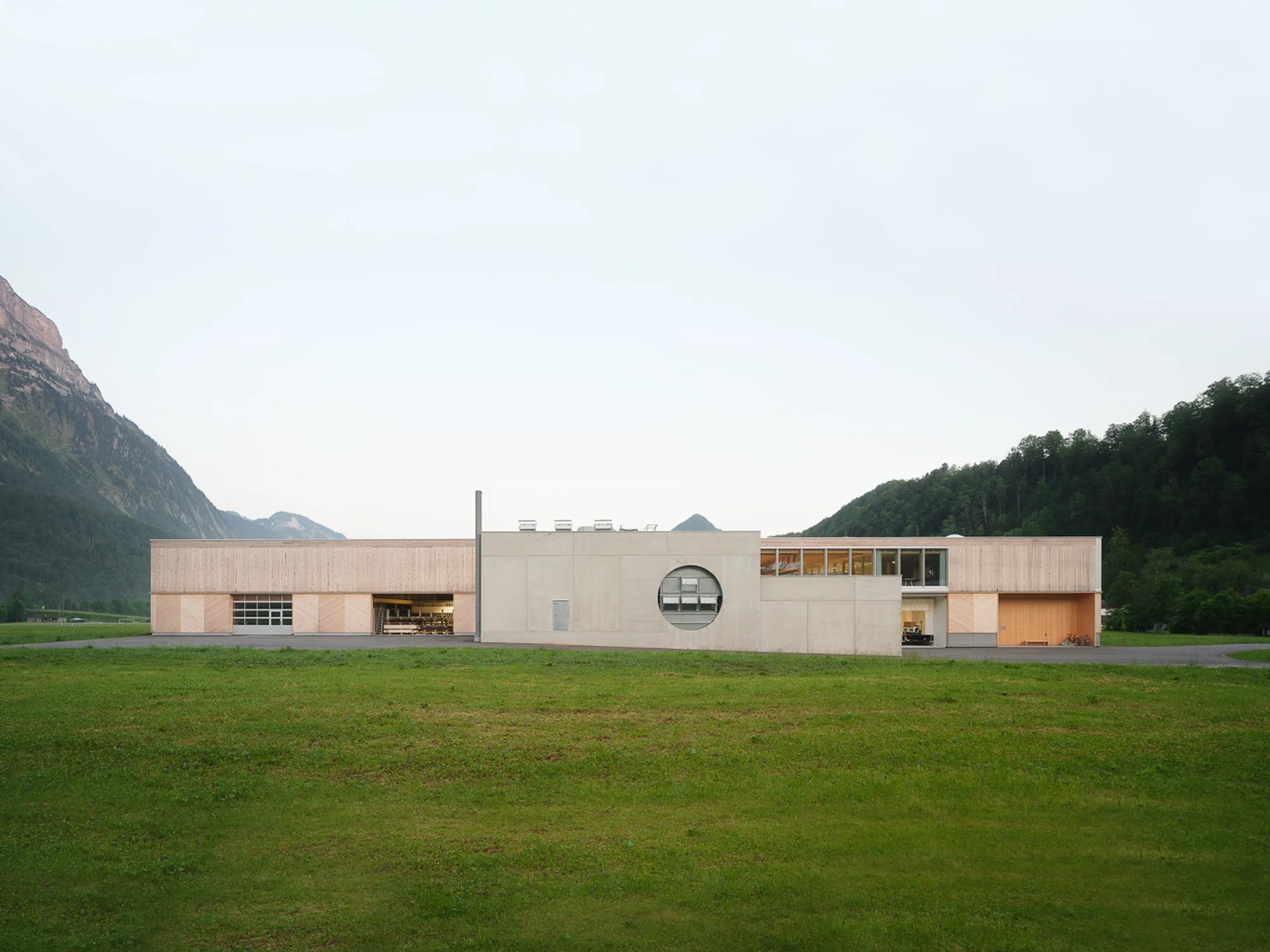 The Rüscher Joinery: A Modern Timber Workshop Designed by Simon Moosbrugger Architekt