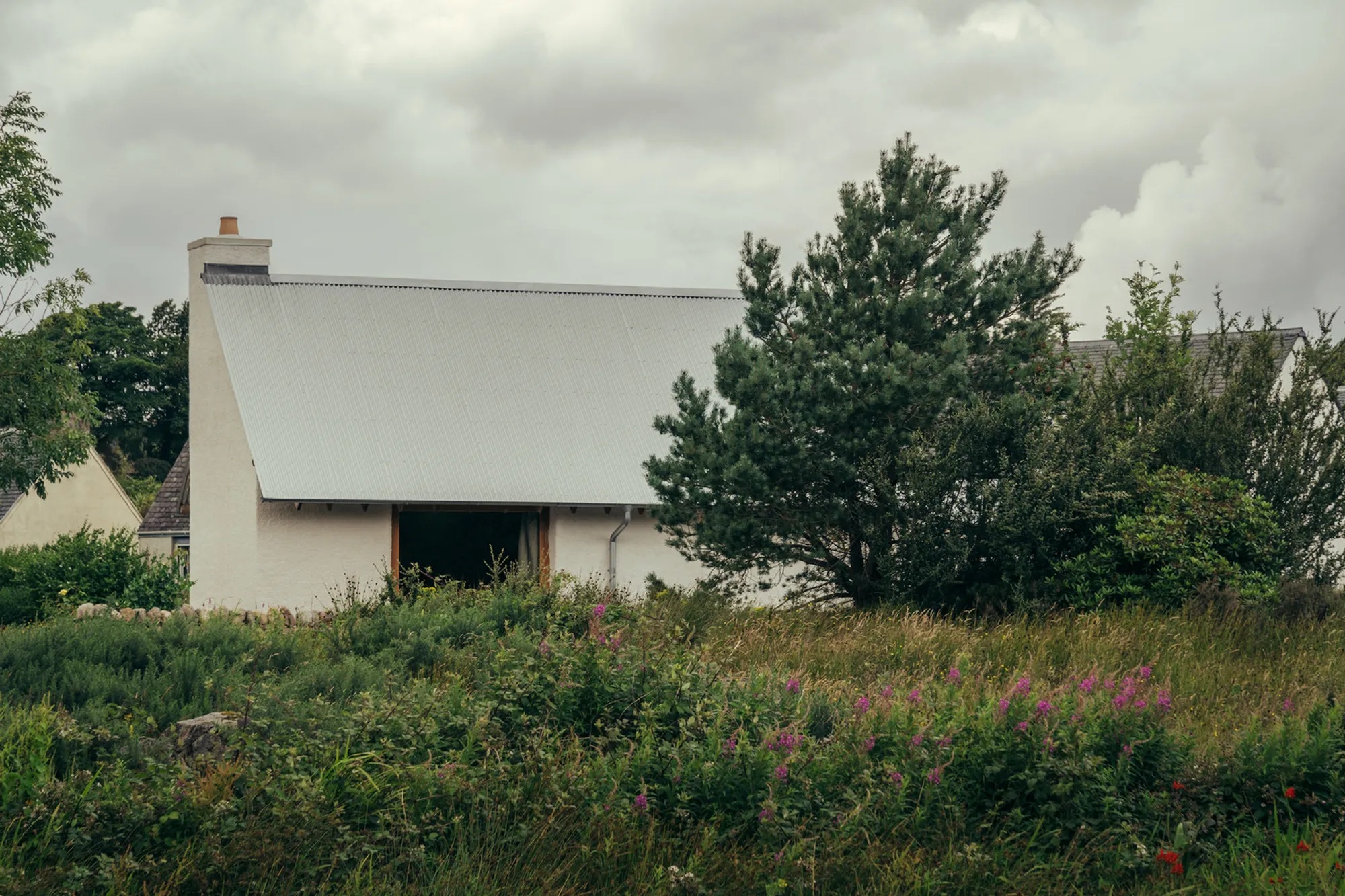 Iorram Cottage by Baillie Baillie Architects: A Showcase of Sustainable Scottish Cottage Architecture