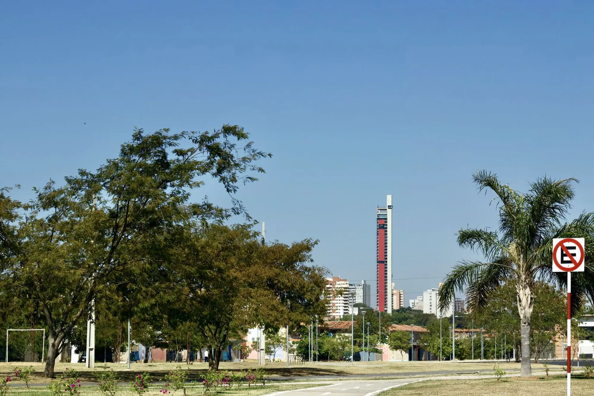 ICONO Tower by Arquitecto Carlos A. Jiménez + EST Arquitectura SRL: A Vertical Landmark in Asunción