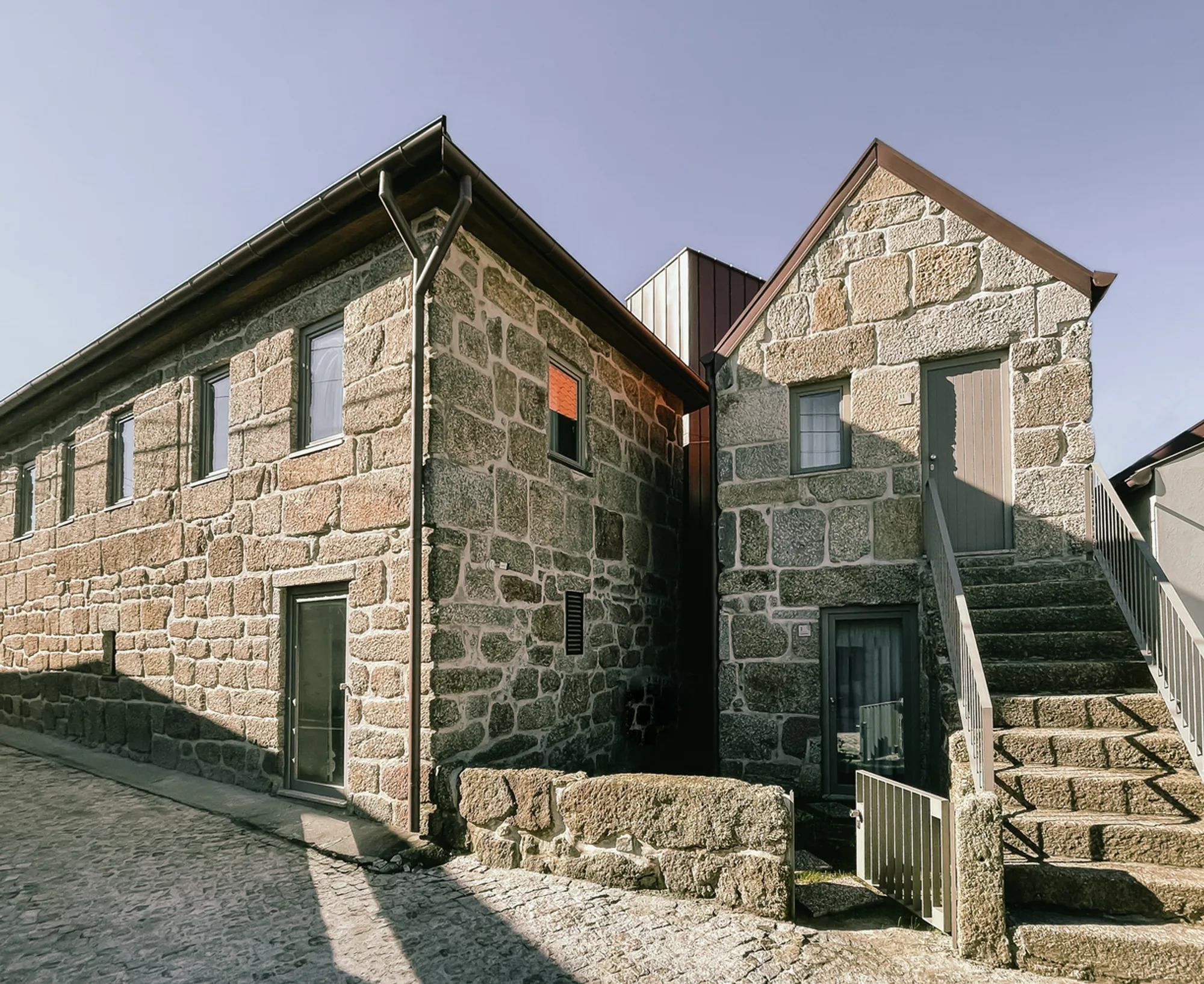 Villã | Casas de Campo: A Harmonious Rural Retreat by Logoexisto by Paz de Costa