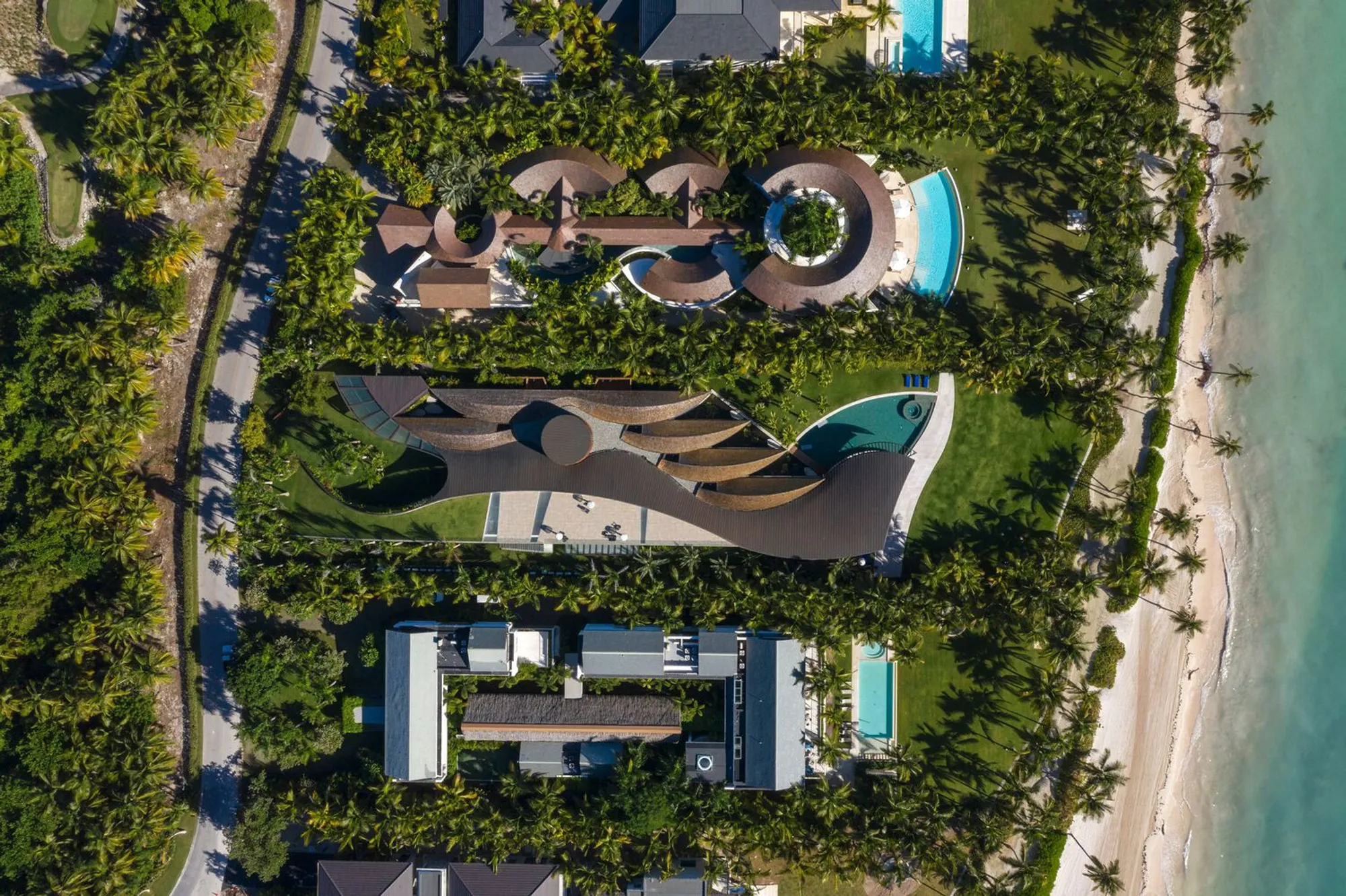 Punta Cana House by Mareines Arquitetura + Patalano Arquitetura: A Masterpiece of Organic Architecture in the Caribbean