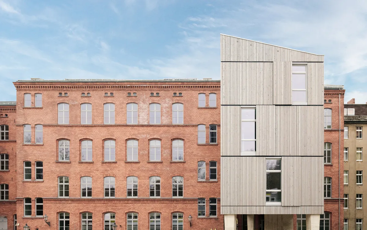 Robert Koch High School Extension: A Harmonious Blend of Tradition and Modernity by SSP Rüthnick Architekten