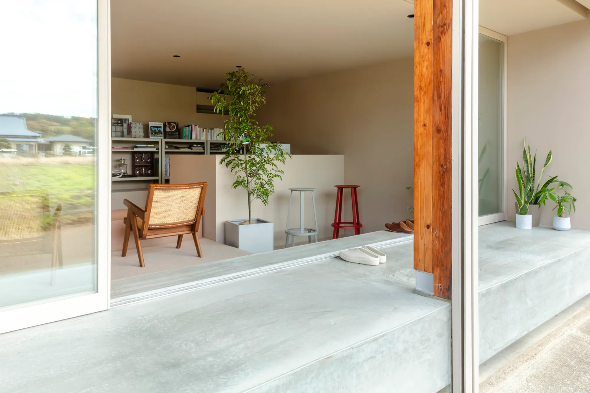 Architecture Office Renovation in Japan: GRAY-ZONE Design Office’s Distance and Dimensions
