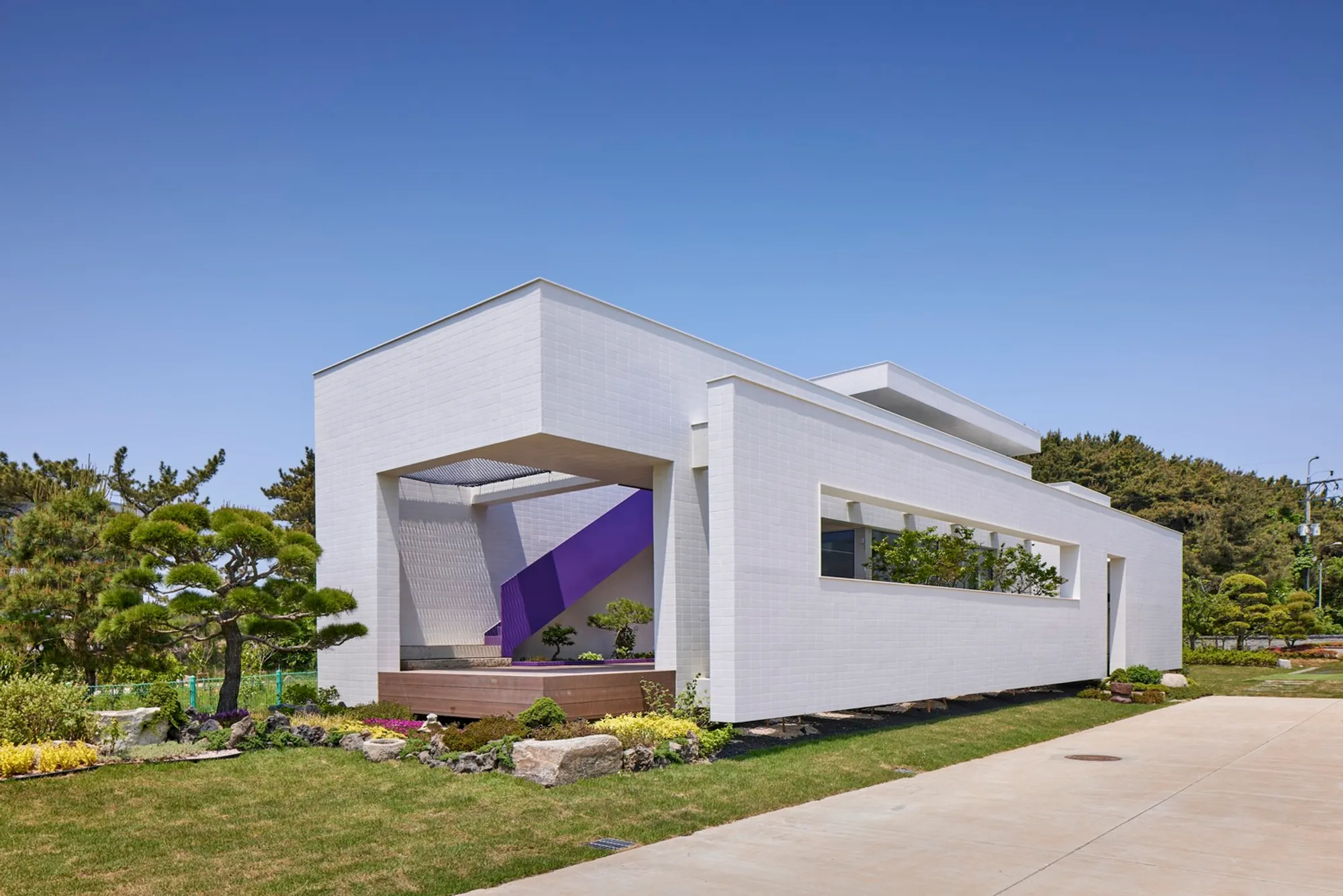 Square House by ilsangarchitects: A Seaside Sanctuary of Simplicity and Serenity in South Korea