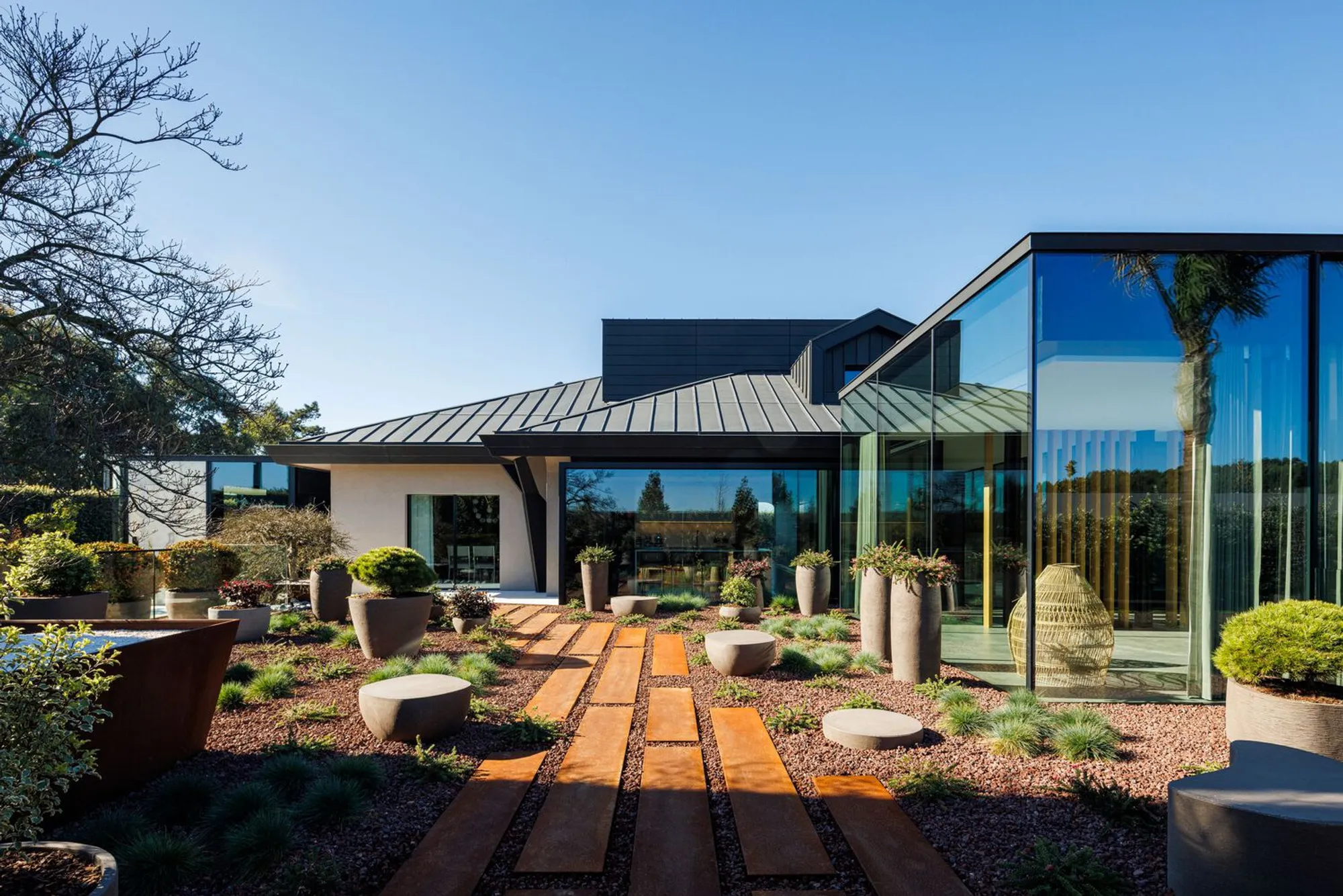 Lavra House by Ricardo Azevedo Arquitecto: A Seamless Dialogue Between Architecture and Nature