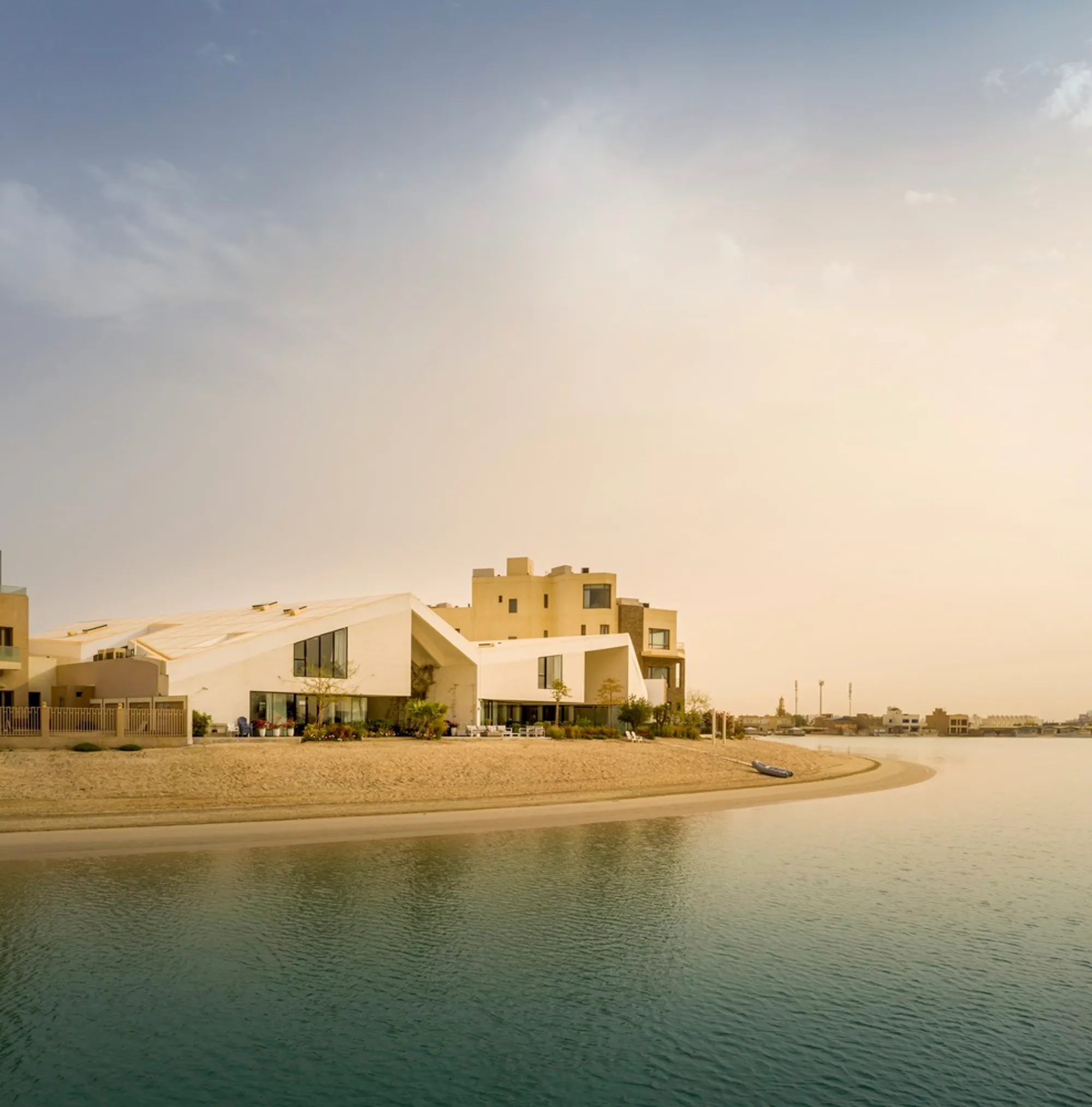 Tent House by TAEP/AAP: A Contemporary Coastal Retreat Inspired by Desert Nomads
