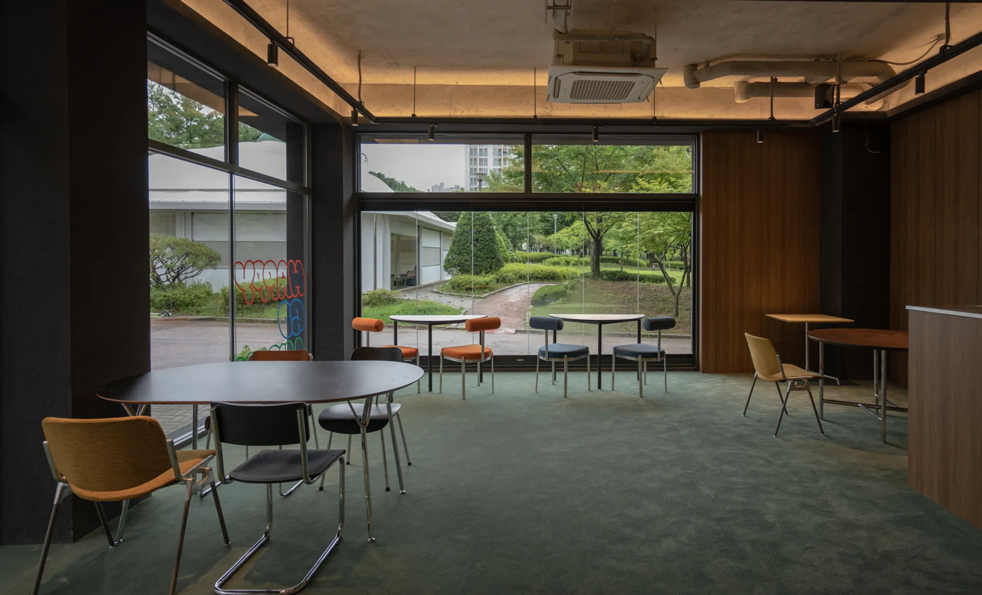 Happy Go Lucky Café and Pub by Studio ELTM: A Vibrant Cultural Oasis in Wonju