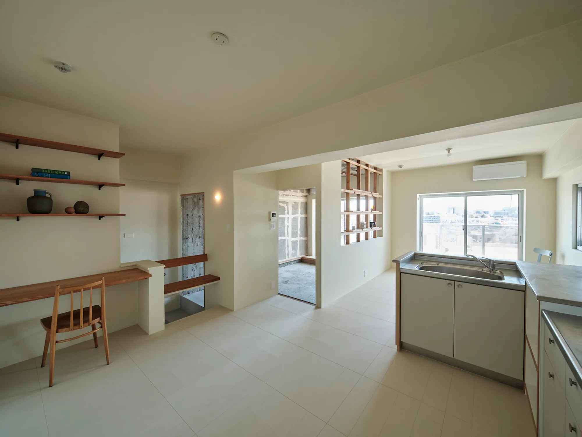 Circular Renovation Architecture in Tokyo: Studyroom#1 by TOOLBOX