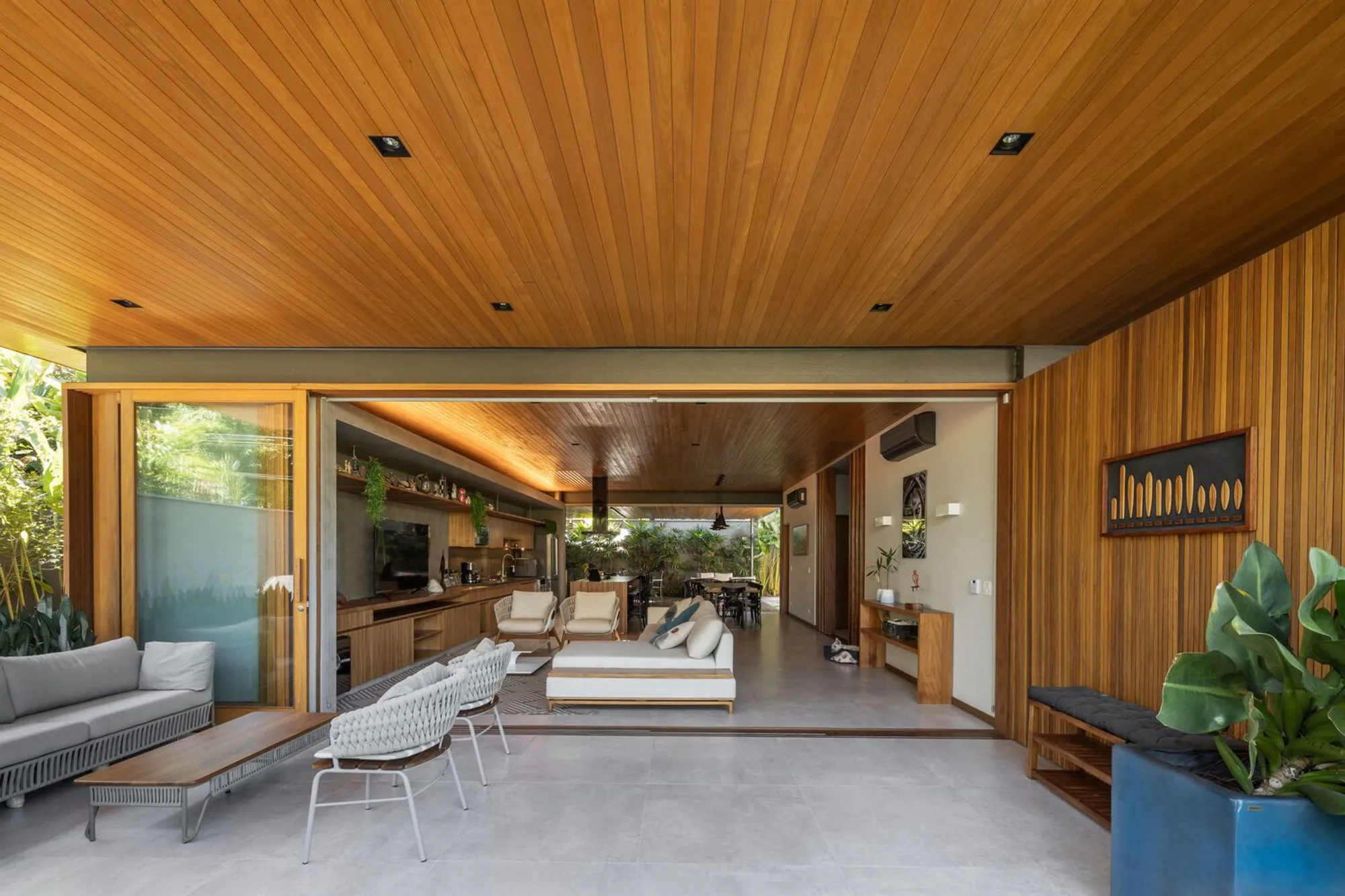 Coastal House Design in Brazil: MMB Residence by Pitta Arquitetura