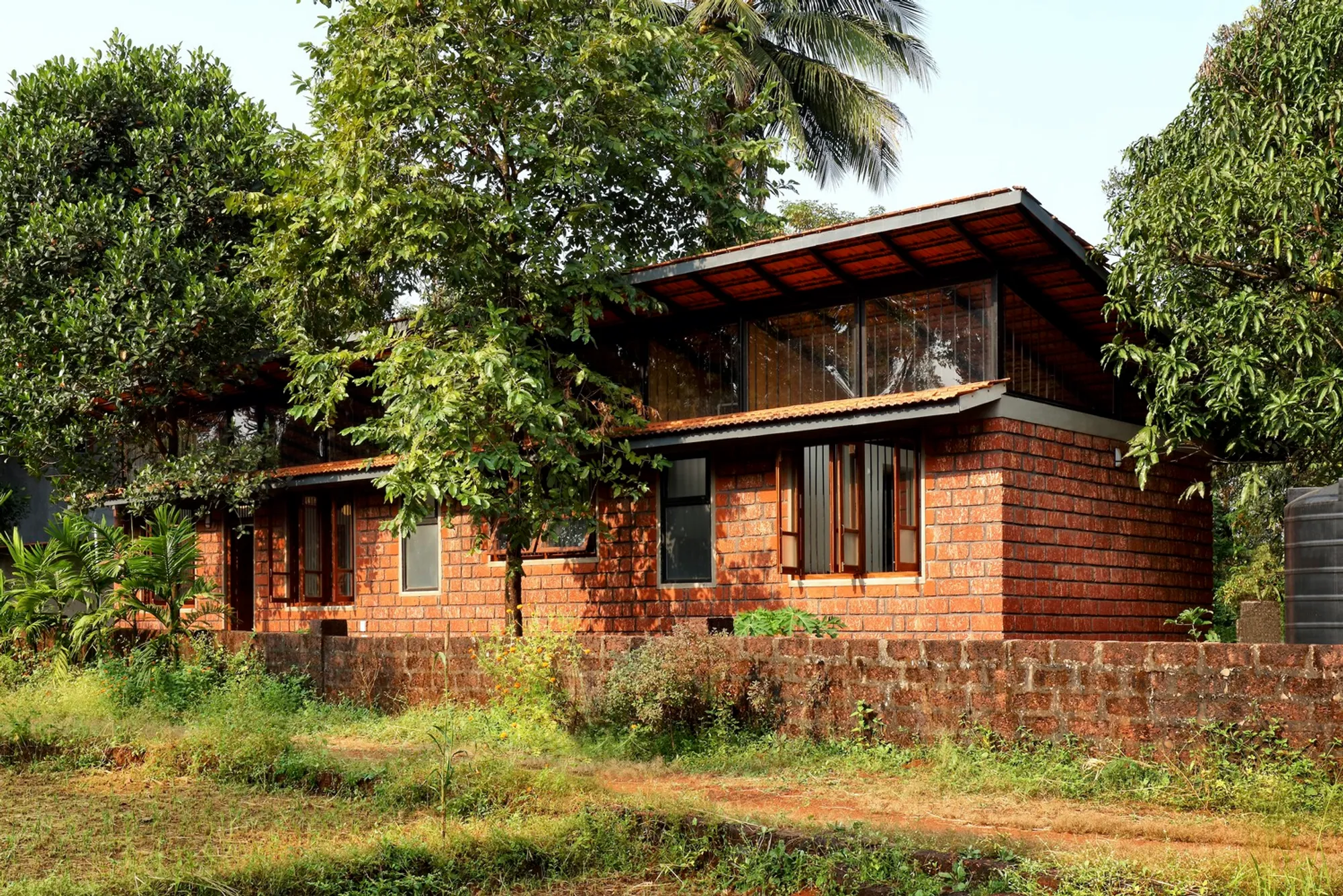 Lanja House by Articulated Design Initiative (ADI): A Vernacular Retreat Rooted in Rural Maharashtra