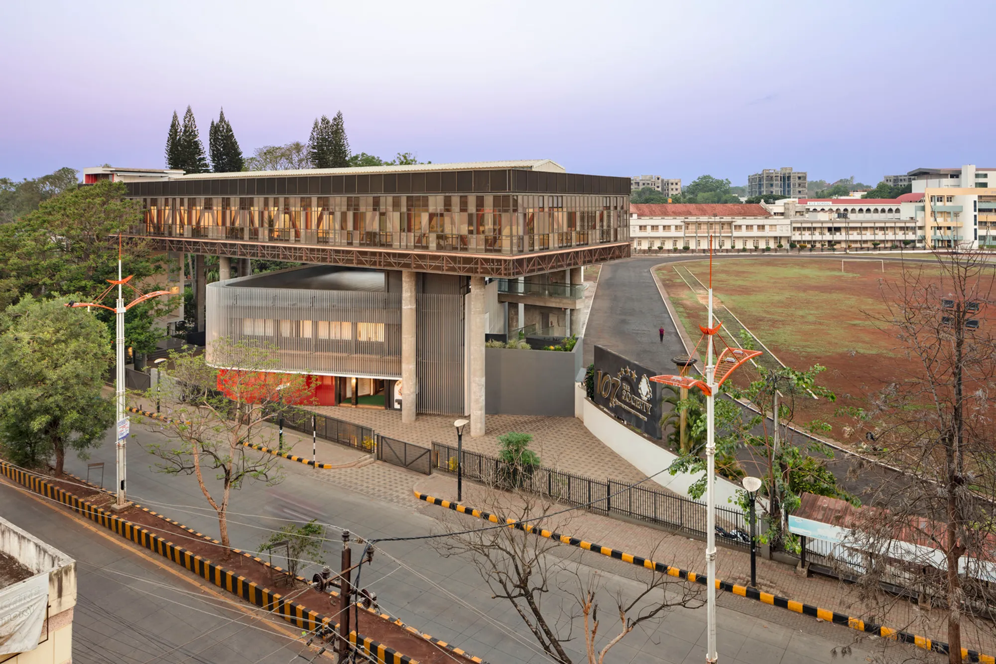 Floating Office Architecture in India: Hover Space by Thirdspace Architecture Studio