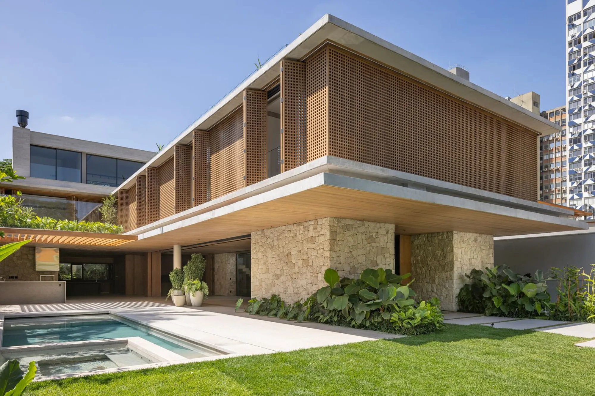 Europa House by TWO Arquitetura: A Contemporary House Design in São Paulo That Redefines Modern Living