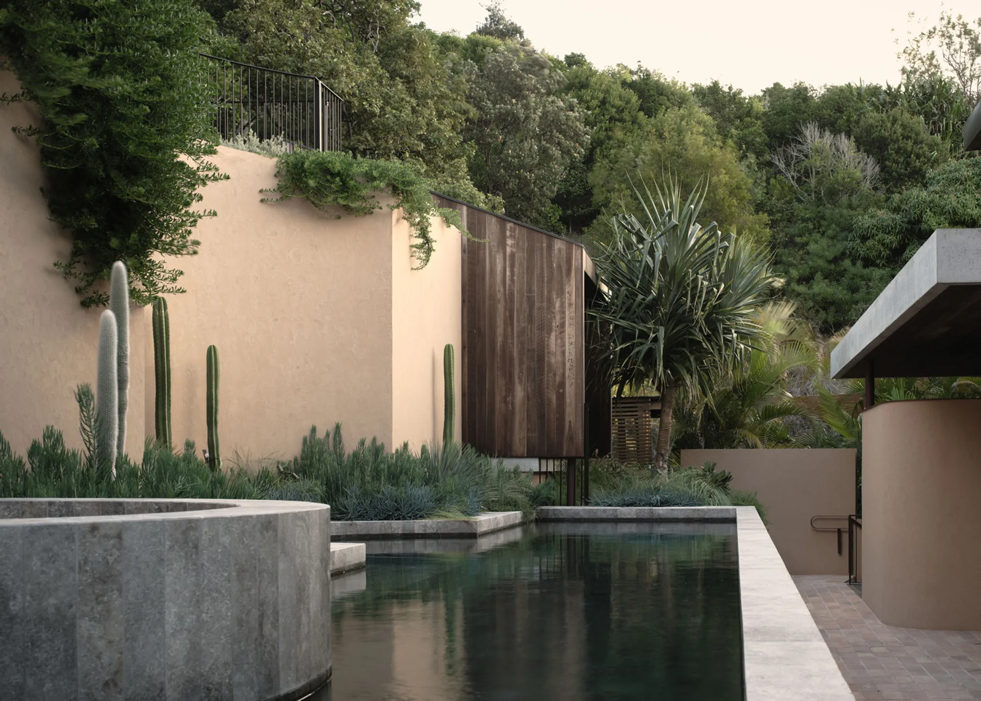 Brahminy House: A Masterpiece of Coastal Residential Architecture in Byron Bay