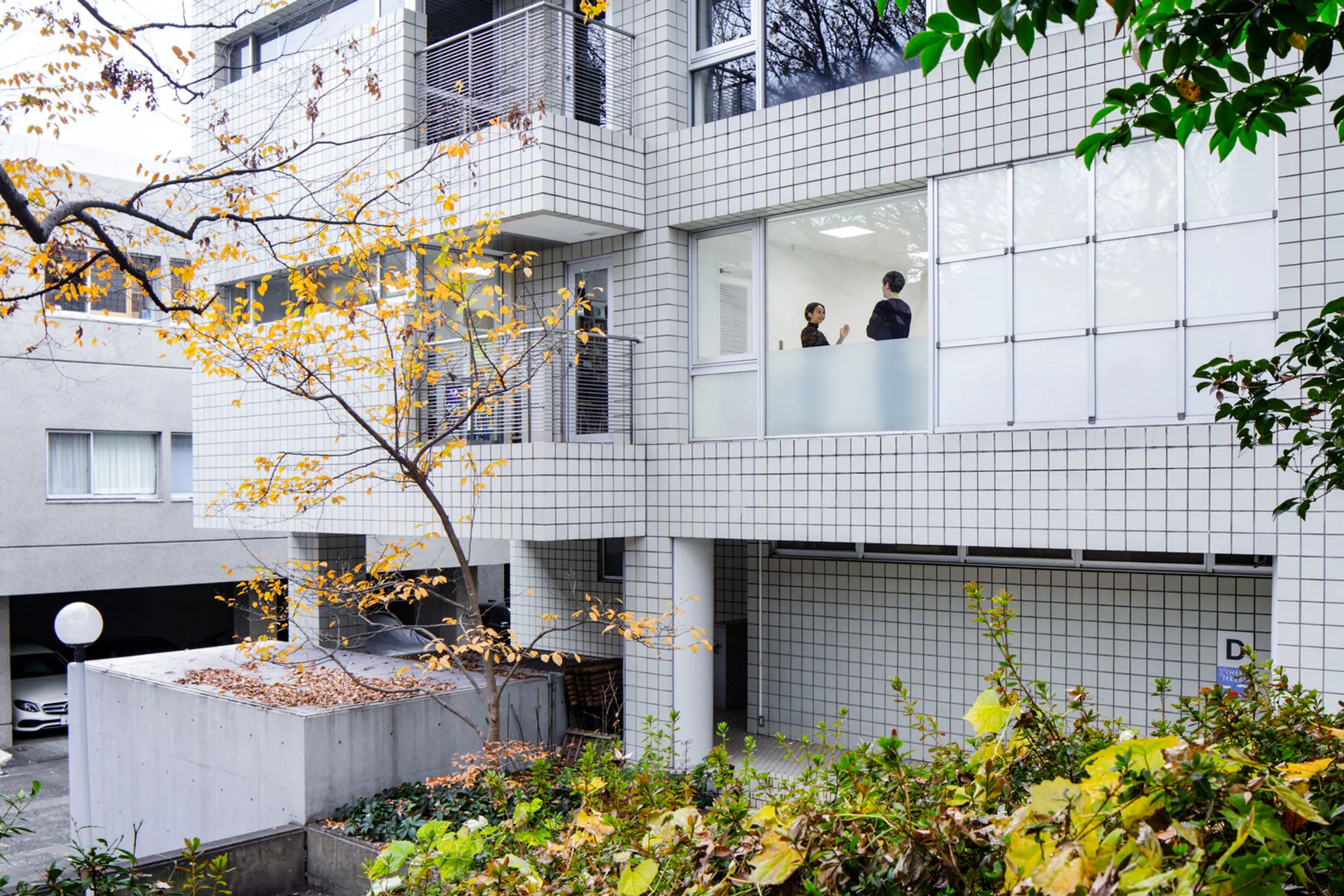 GRAPH Tokyo Head Office by G architects studio + Ryohei Tanaka — Minimalist Interior Design in a Historic Architectural Context