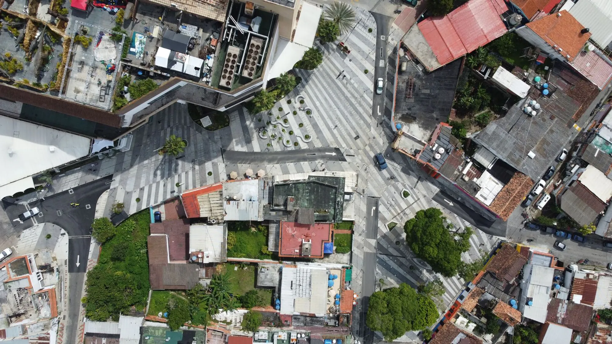 Sucre Boulevard by Bastidas y Salinas + Emilia Monteverde: Pedestrian Revitalization and Urban Heritage in El Hatillo