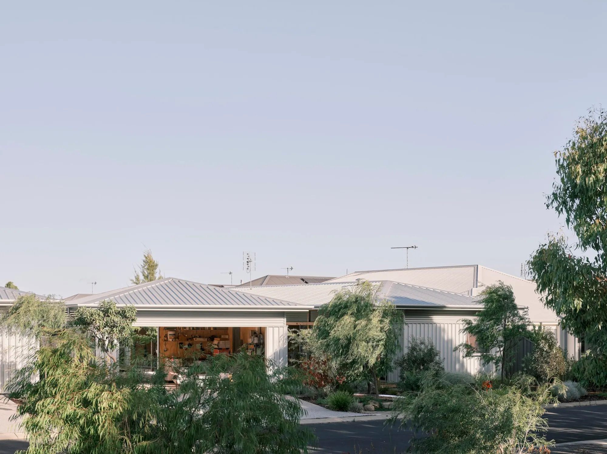 Vasse House by Joshua Duncan Architect: A Spatially Efficient Alternative to Australia’s Volume-Built Suburbs