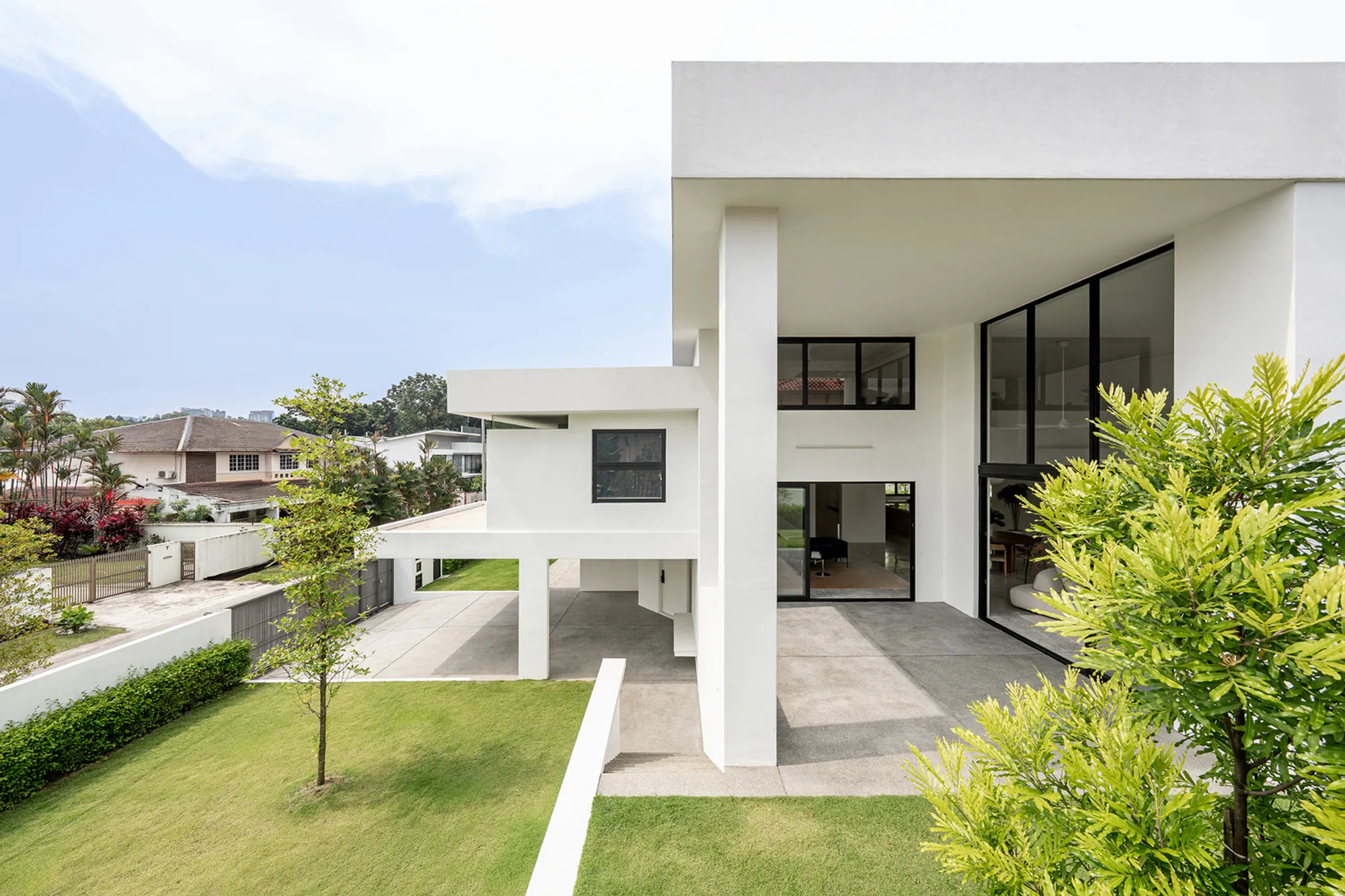 Flovik House by Fabian Tan Architect: A Modern Split-Level House Design in Kuala Lumpur