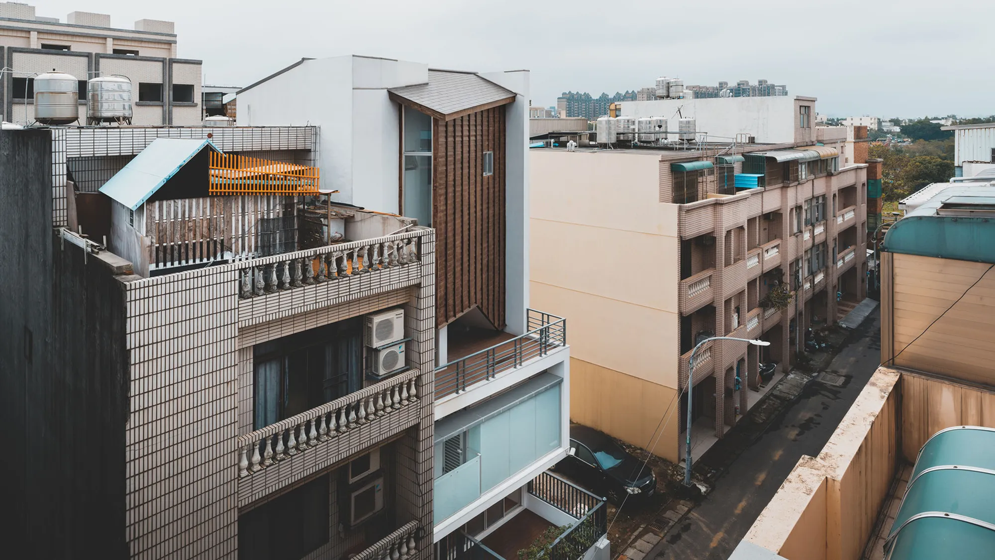 Multi-Generational House Design: Zhongli Peng’s Residence by WEN Architect