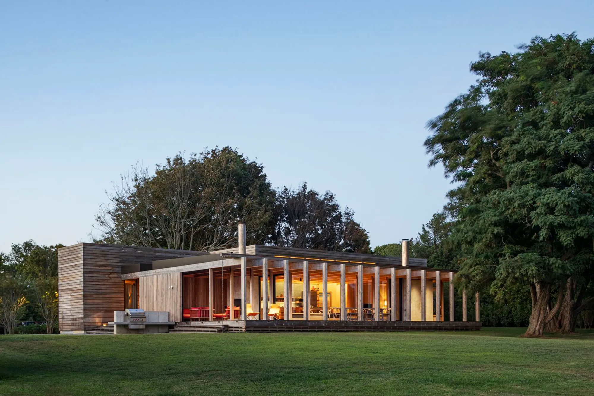 Shelter Island House by KoningEizenberg Architecture: A Contextual Retreat Embedded in Coastal Tranquility
