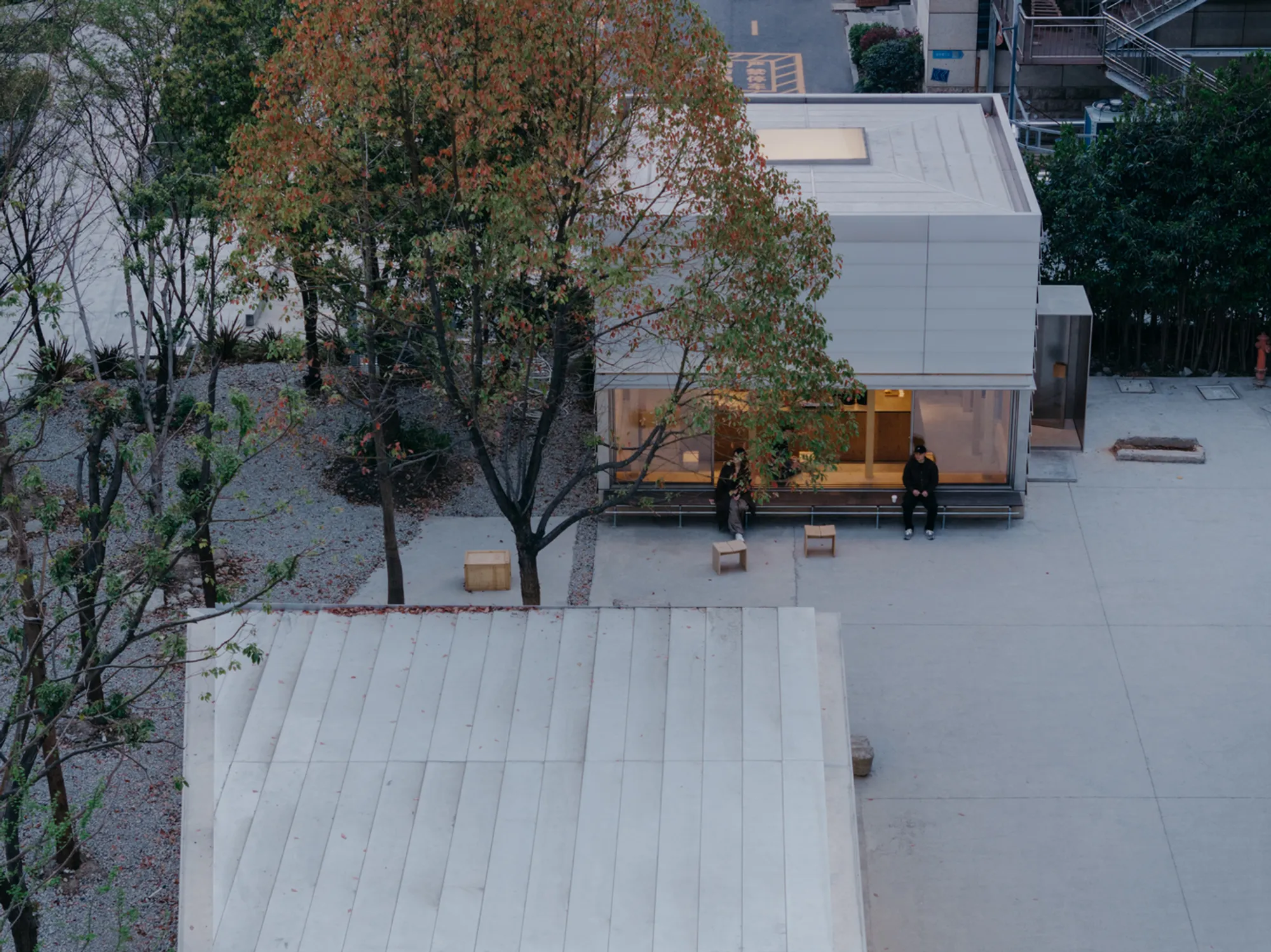 Small Café Architecture in China: B131 by Jiangjie Office Blends Minimalism and Urban Sanctuary
