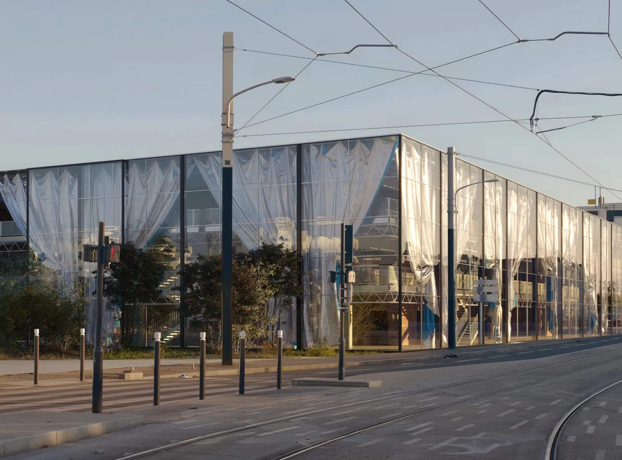 Ateliers Médicis by MUOTO: A Radiating Cultural Landmark in Paris' Suburbs