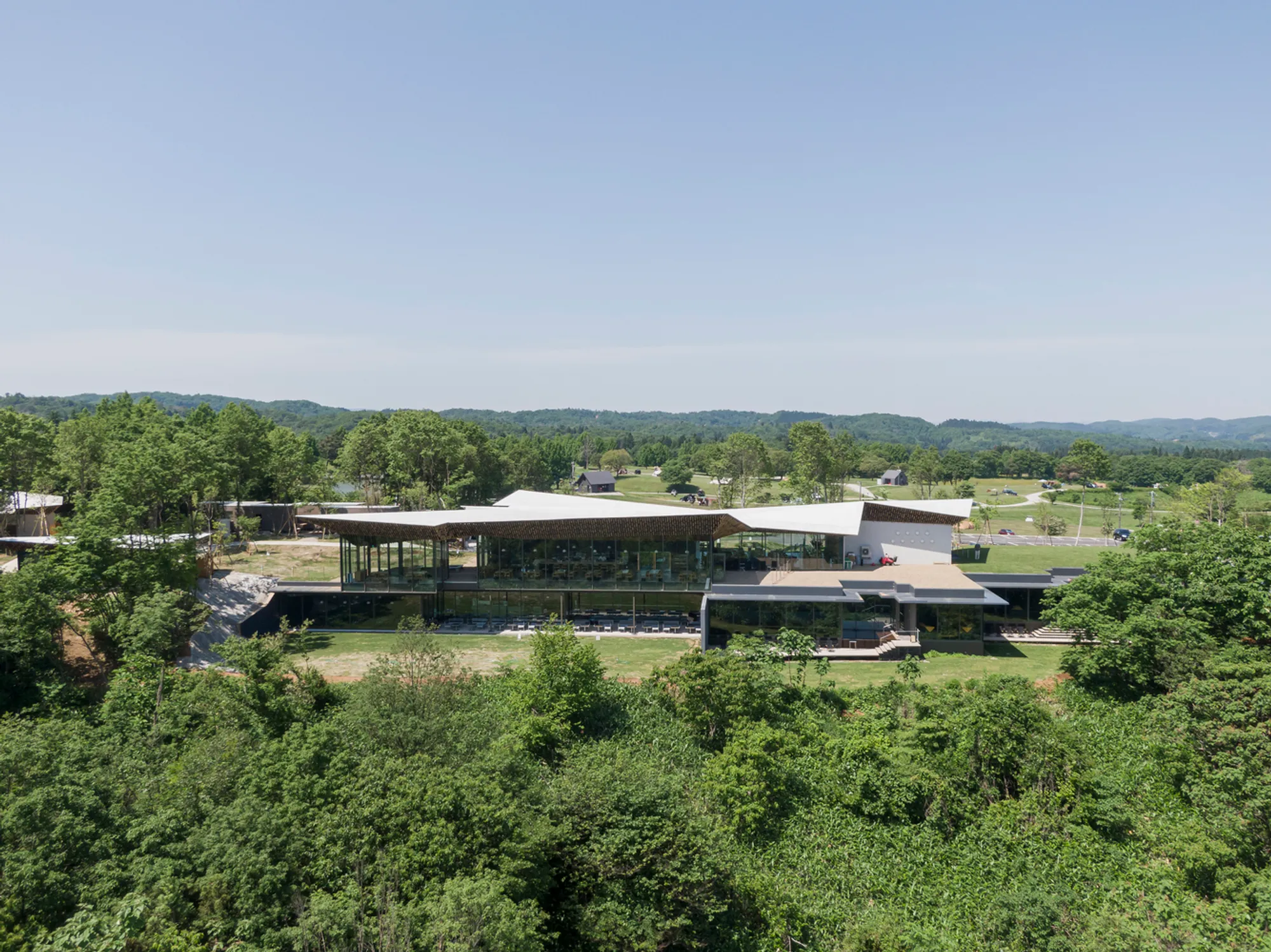 Snowpeak Field Suite Spa Headquarters by Kengo Kuma & Associates: A Seamless Dialogue Between Architecture and Nature