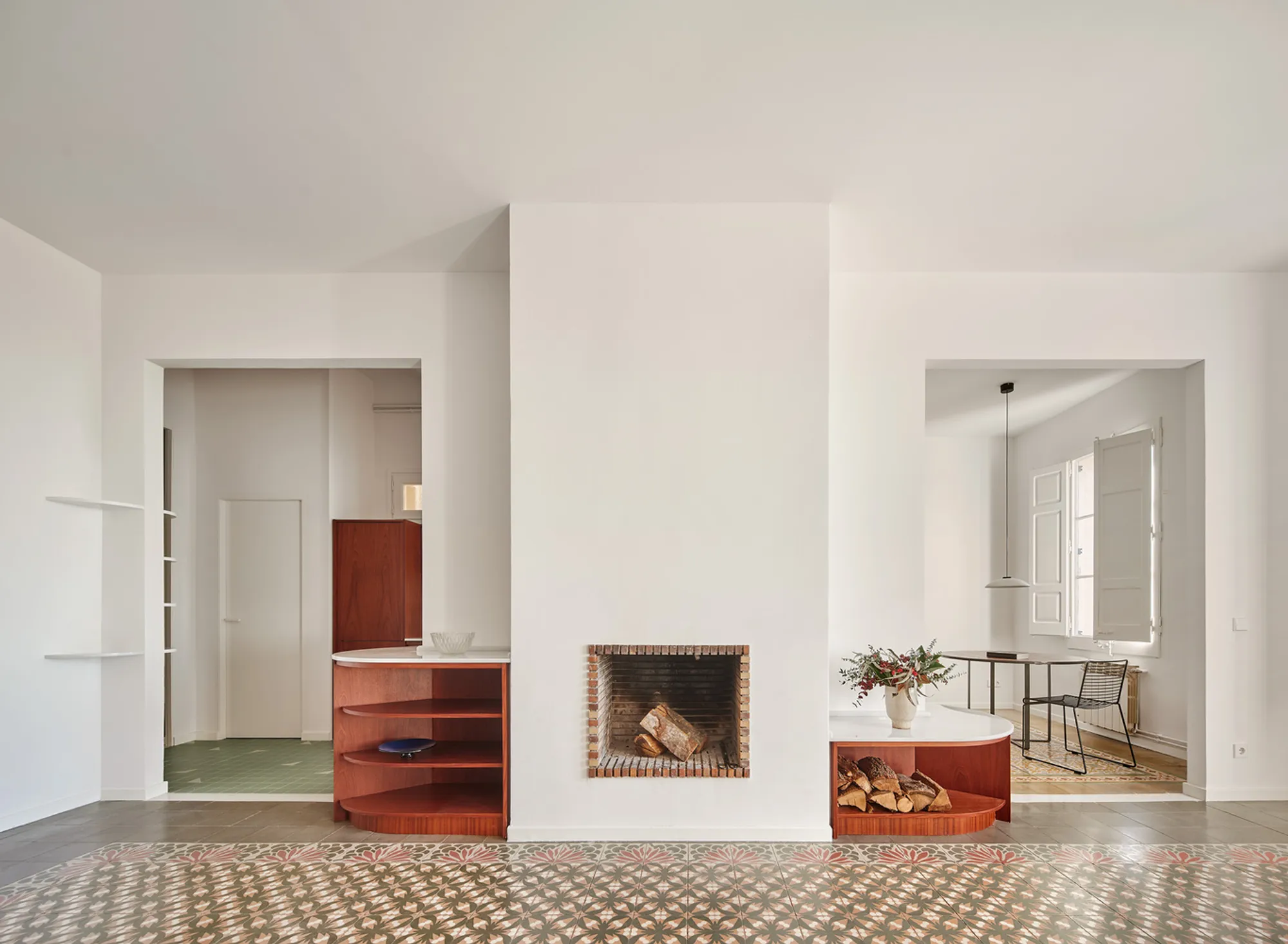 Cal Totxo Apartment by Cierto Estudio: A Warm, Circulatory Reimagination at the Edge of Nature