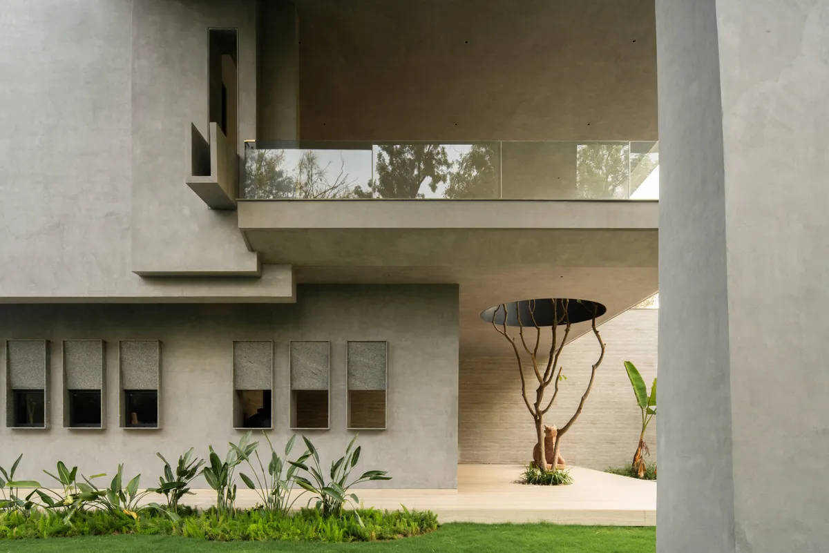 House Around the Oblique Column: A Masterpiece of Brutalist Farmhouse Architecture by RENESA