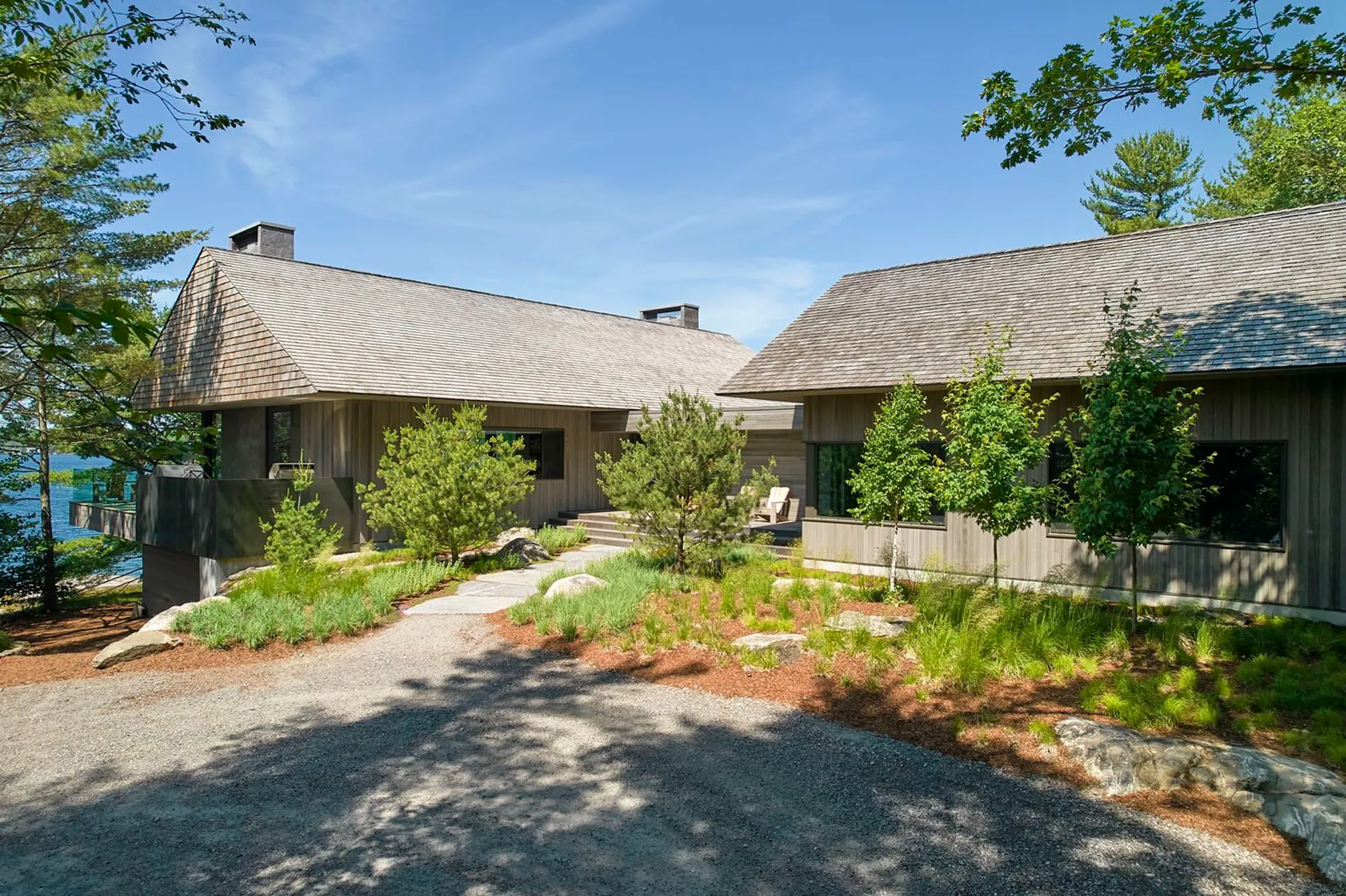 Muskoka Cottage by Akb Architects