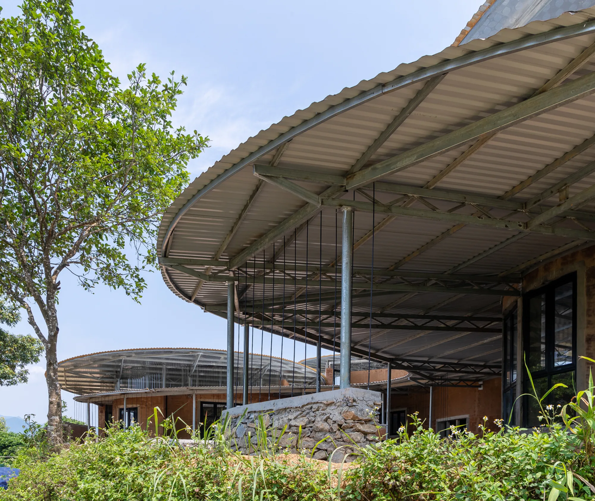 1+1>2 Architects Plants a Rammed Earth School on a Remote Hmong Mountaintop in Ha Giang