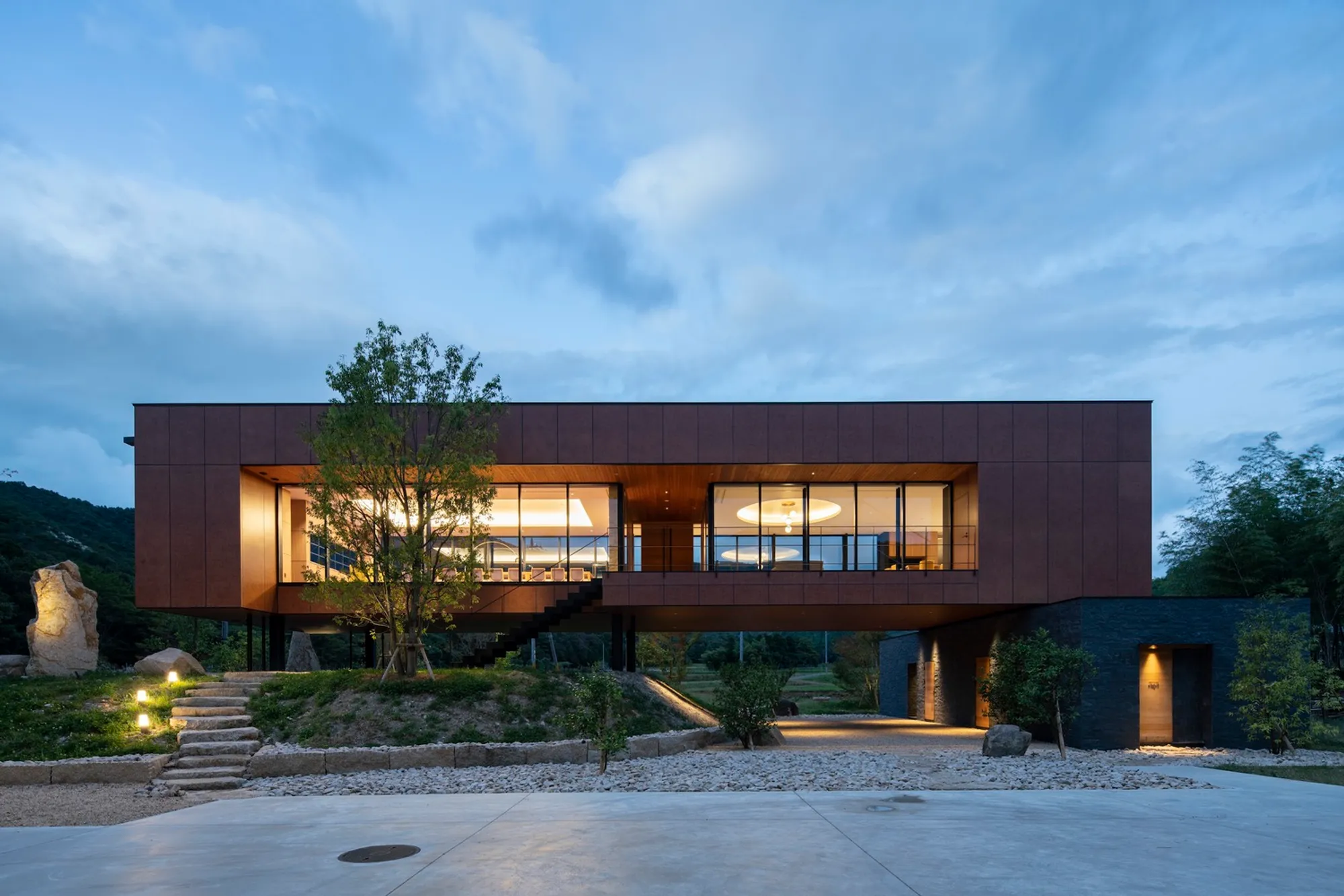 Domaine Kurodasho by TOFU Inc.: A Synthesis of Architecture, Agriculture, and Sake Brewing in Nishiwaki