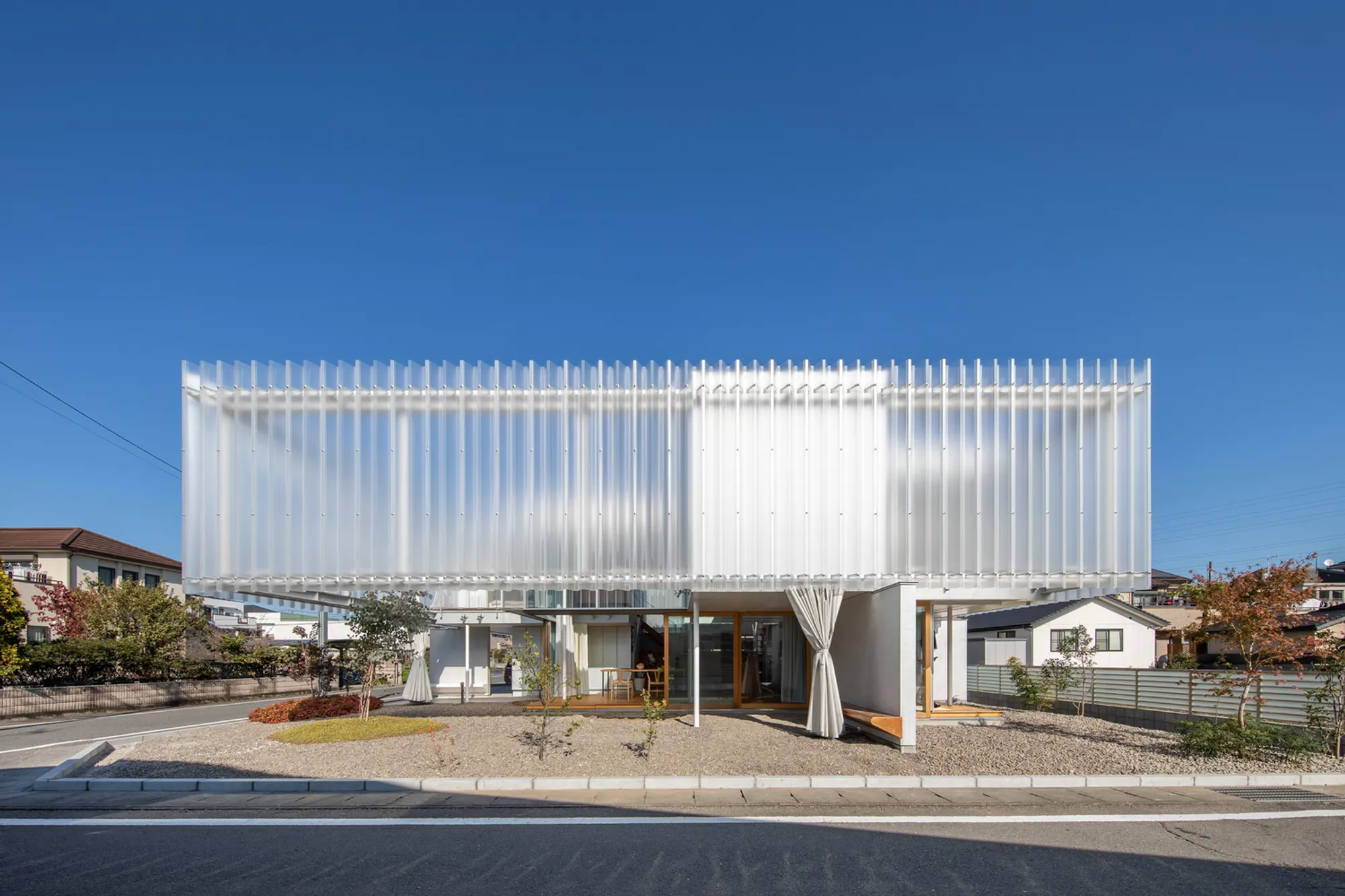 House in Yanakacho by KACH: A Floating Urban Sanctuary Integrating Privacy and Openness