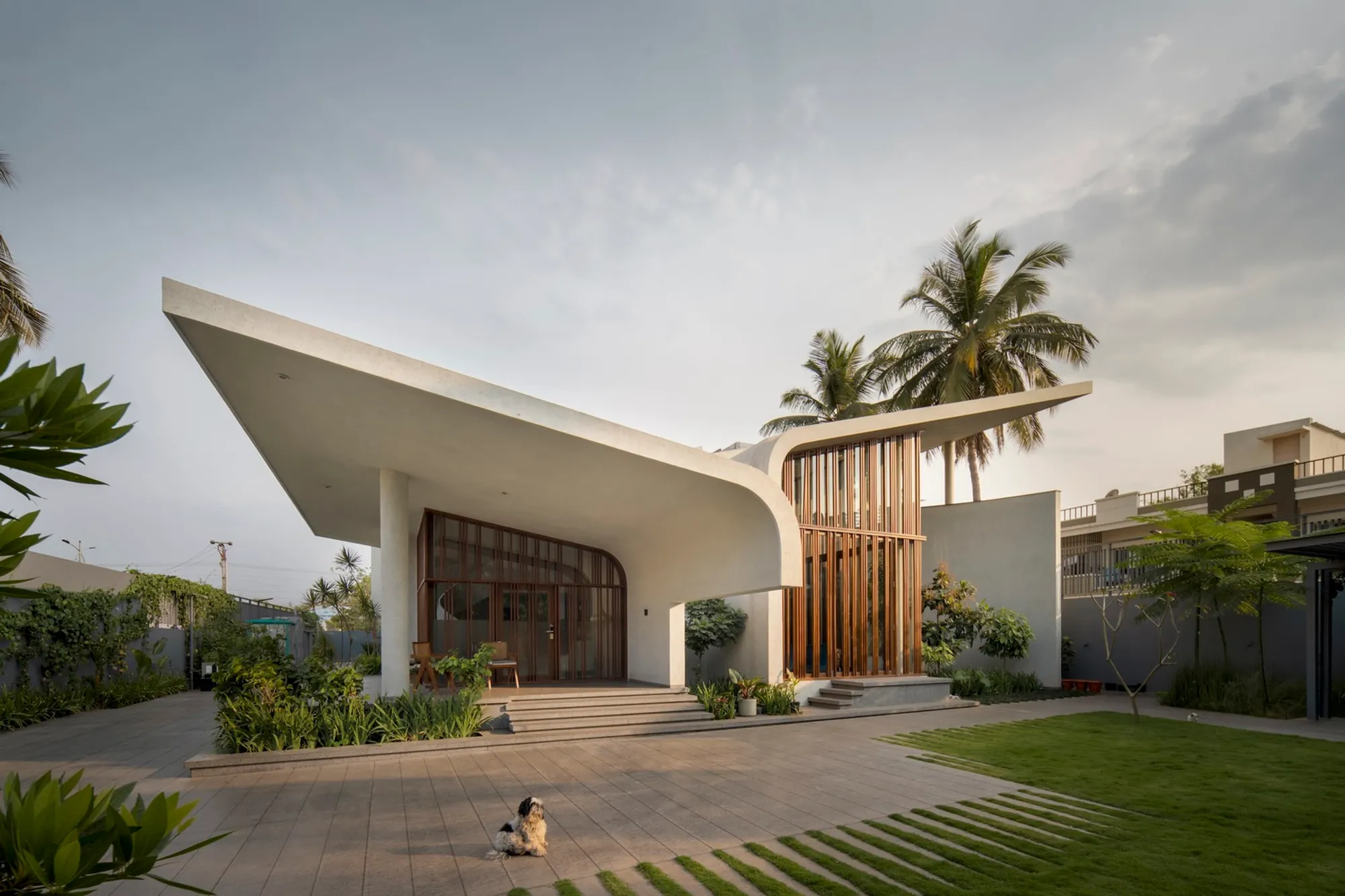 Hosapete Mane House by Cadence: Sculpting Space Through Light, Form & Climate Response